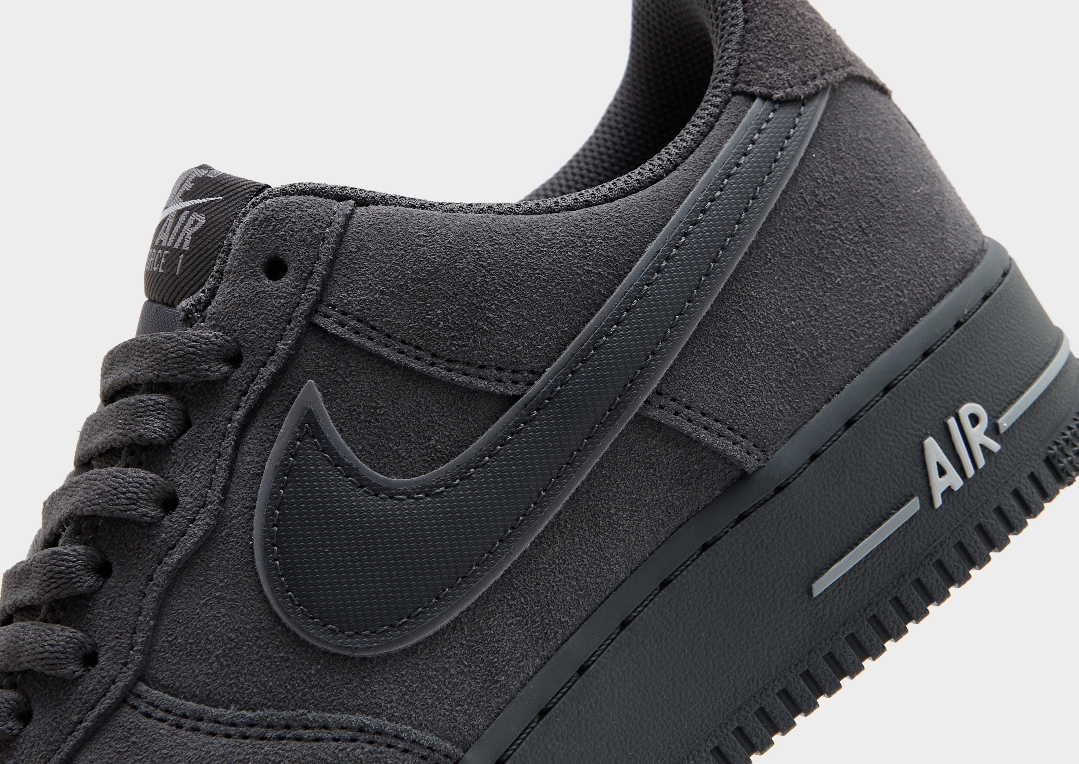 Pánske tenisky NIKE AIR FORCE 1 '07 LV8  IQ0292-060 Sivá