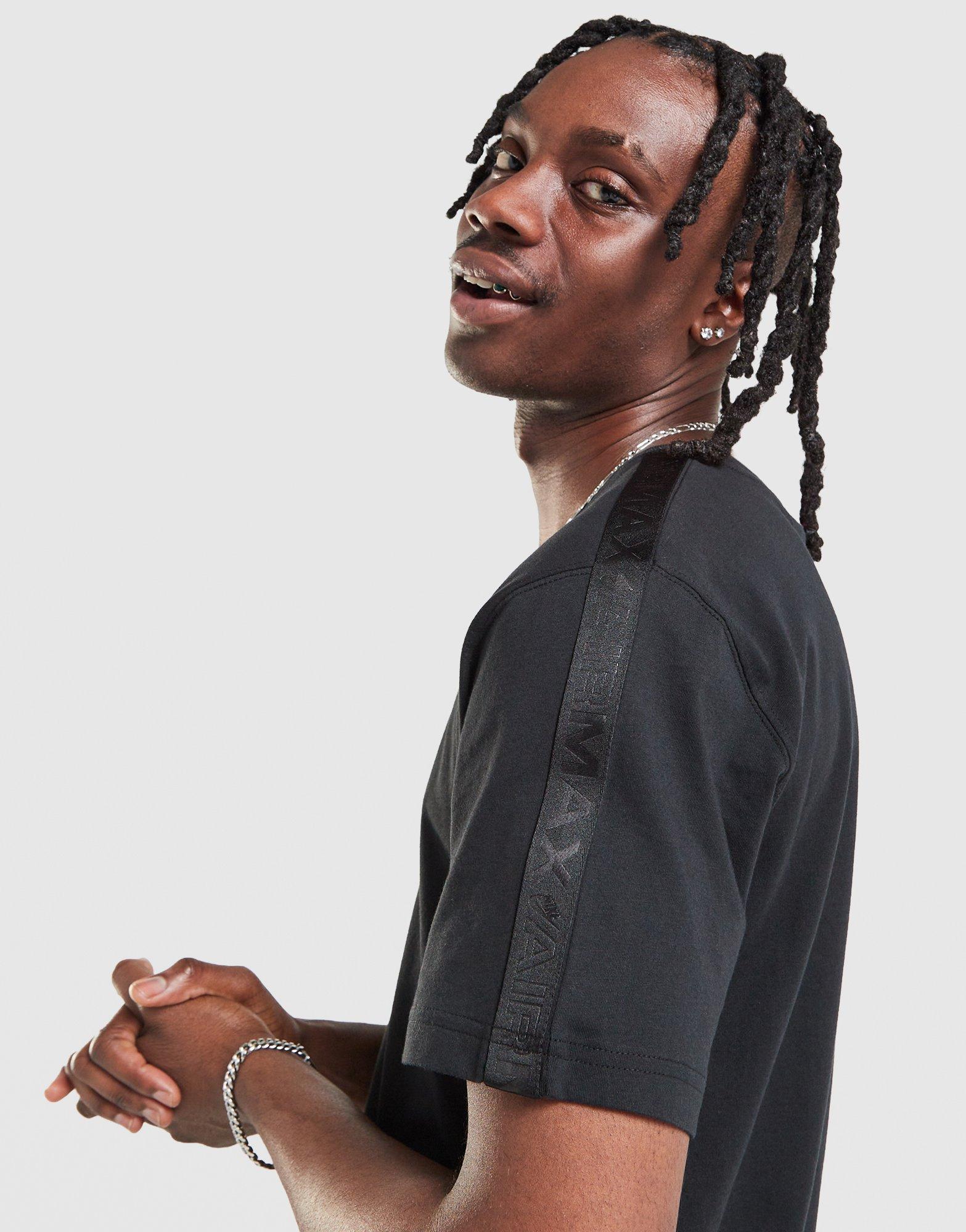 Férfi póló NIKE PÓLÓ M NSW AIR MAX SS TEE TAPE IO1054-010 Fekete