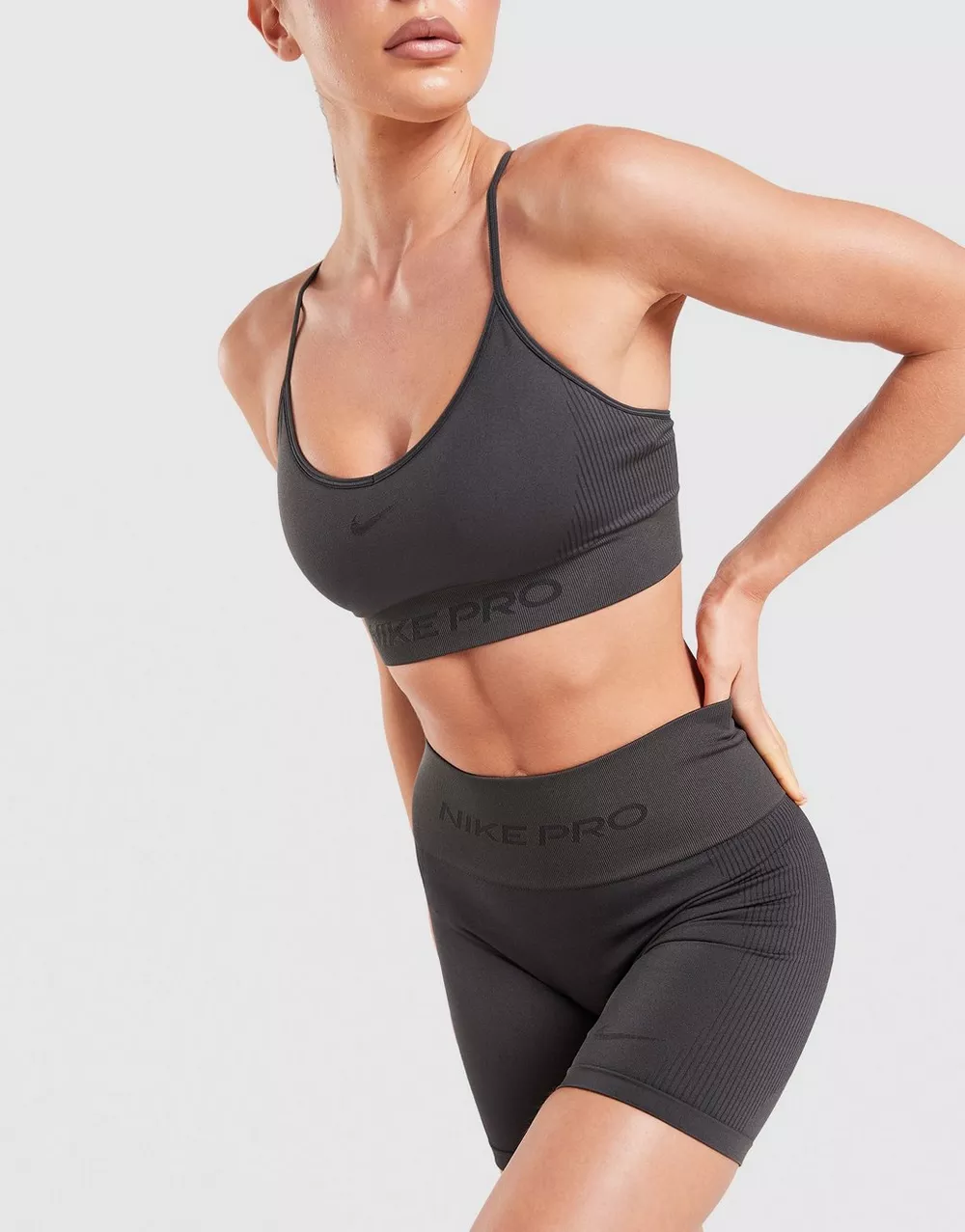 NIKE ШОРТИ W NP DF SMLS HR 5IN SHORT, фото 1 з 5