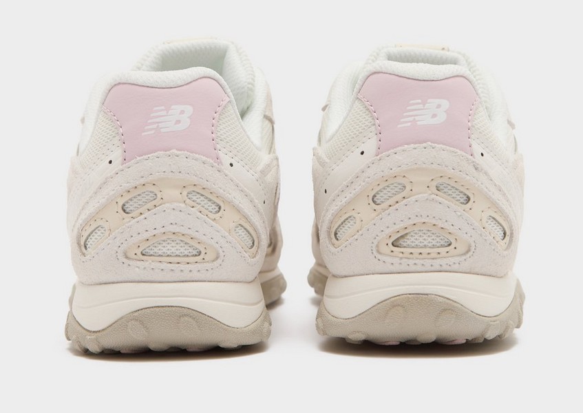New Balance 204L