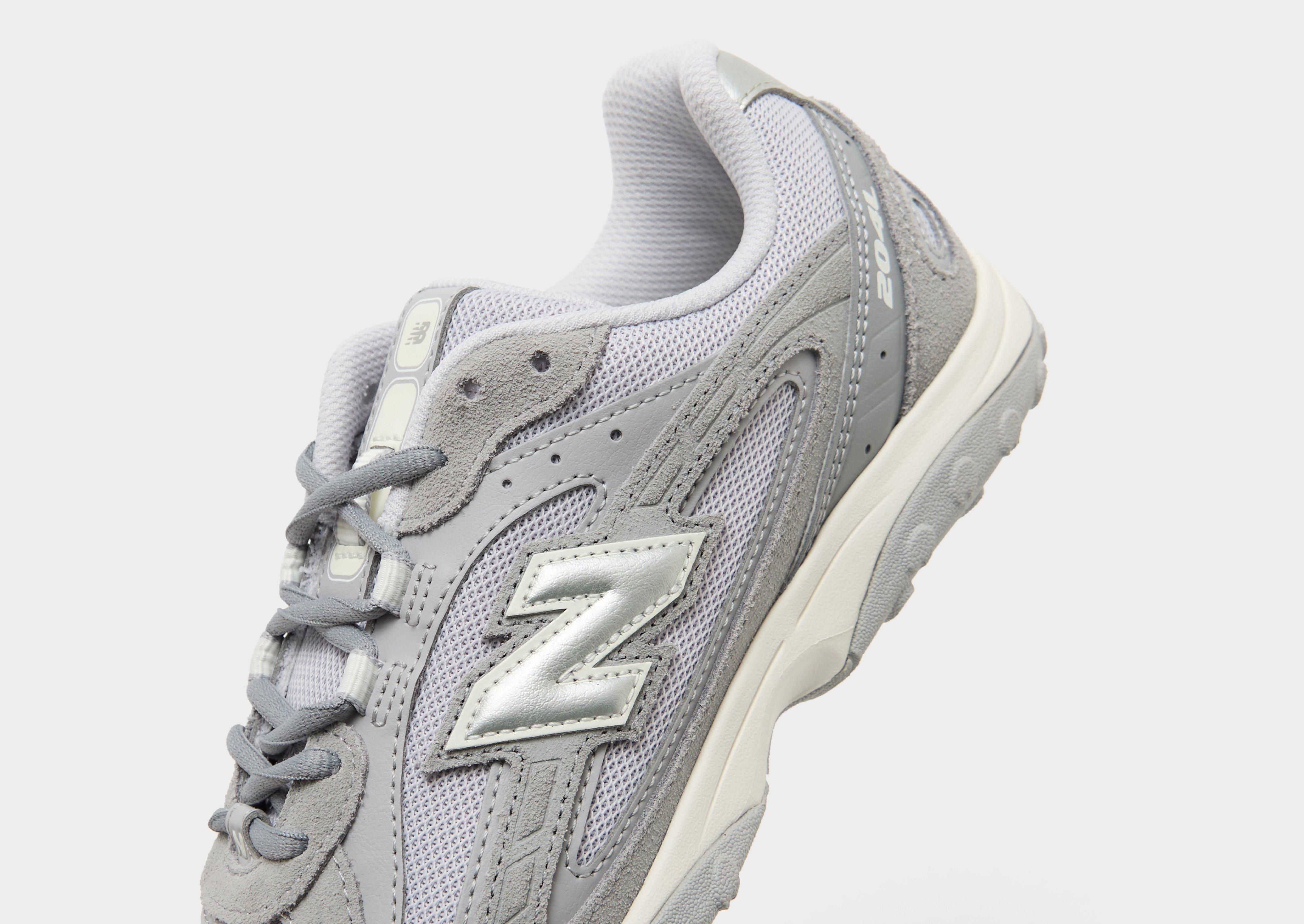 New Balance 204L