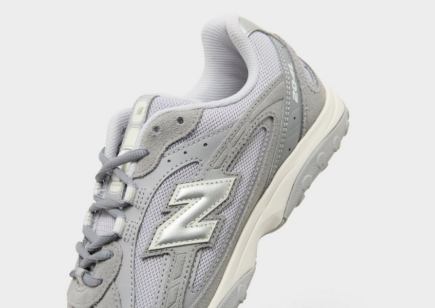 New Balance 204L
