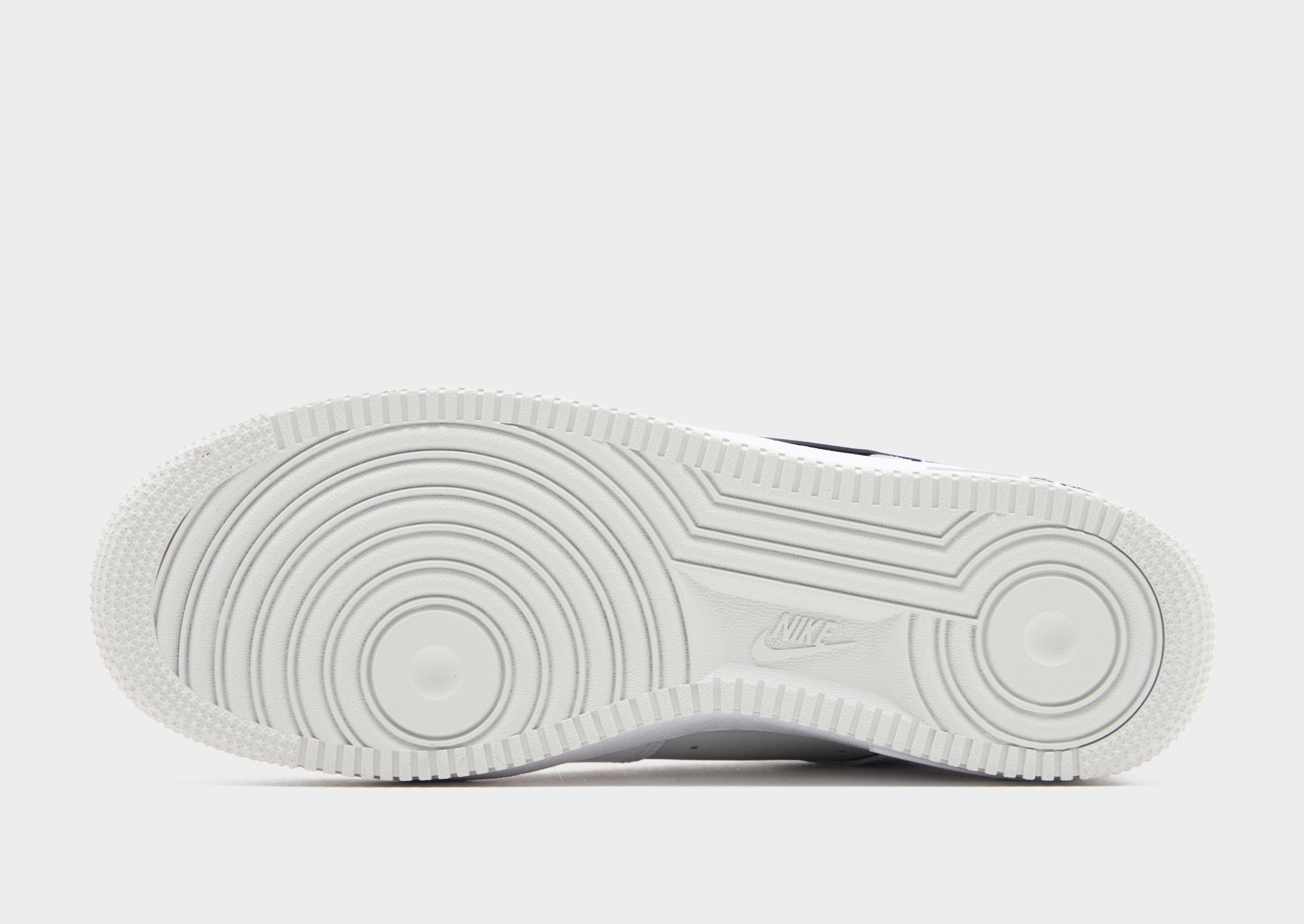 Nike Air Force 1 '07 Lv8