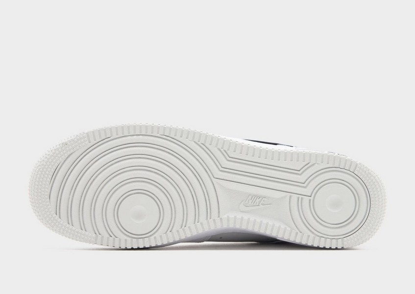 Nike Air Force 1 '07 Lv8