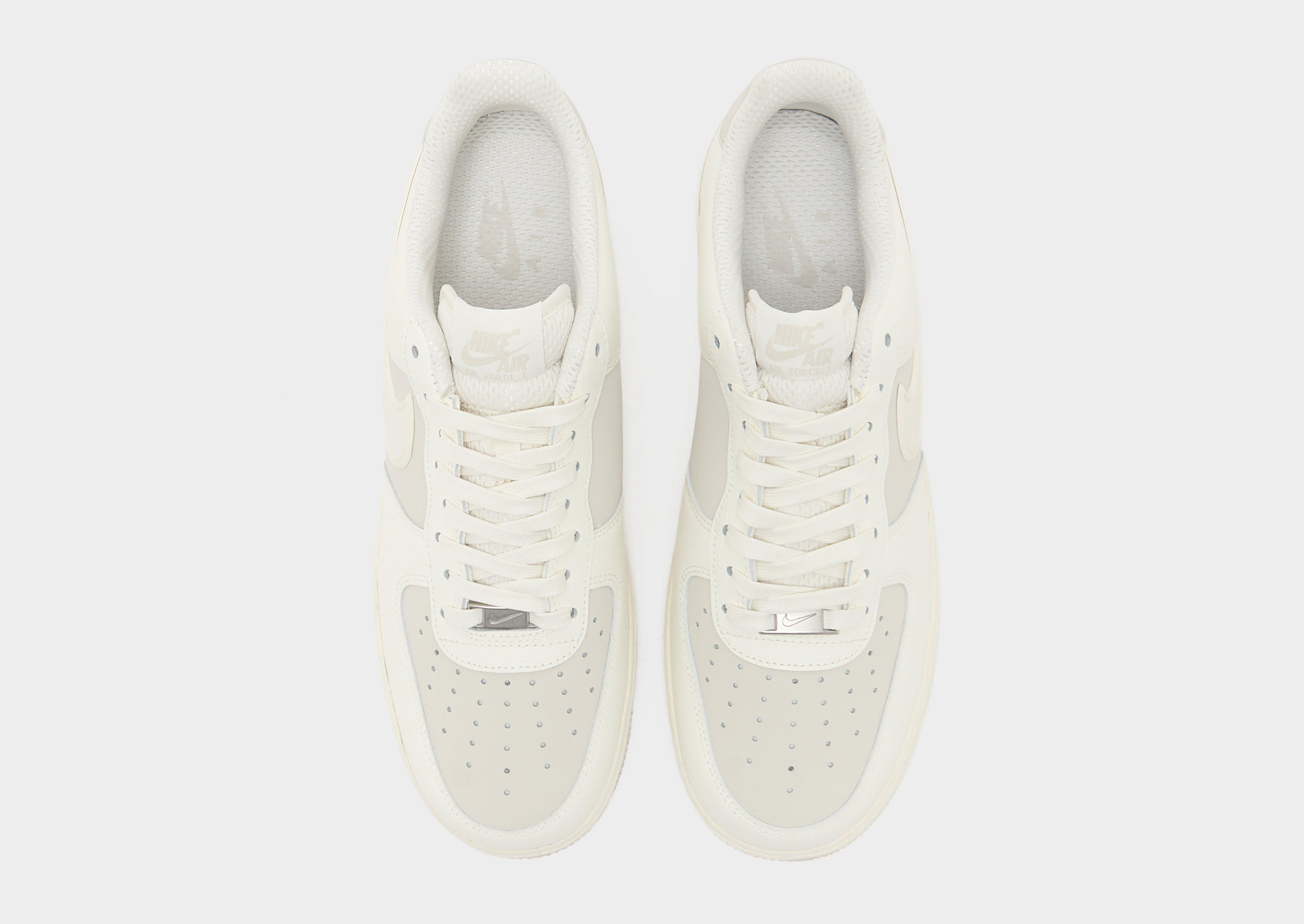 Nike Air Force 1 '07 Lv8