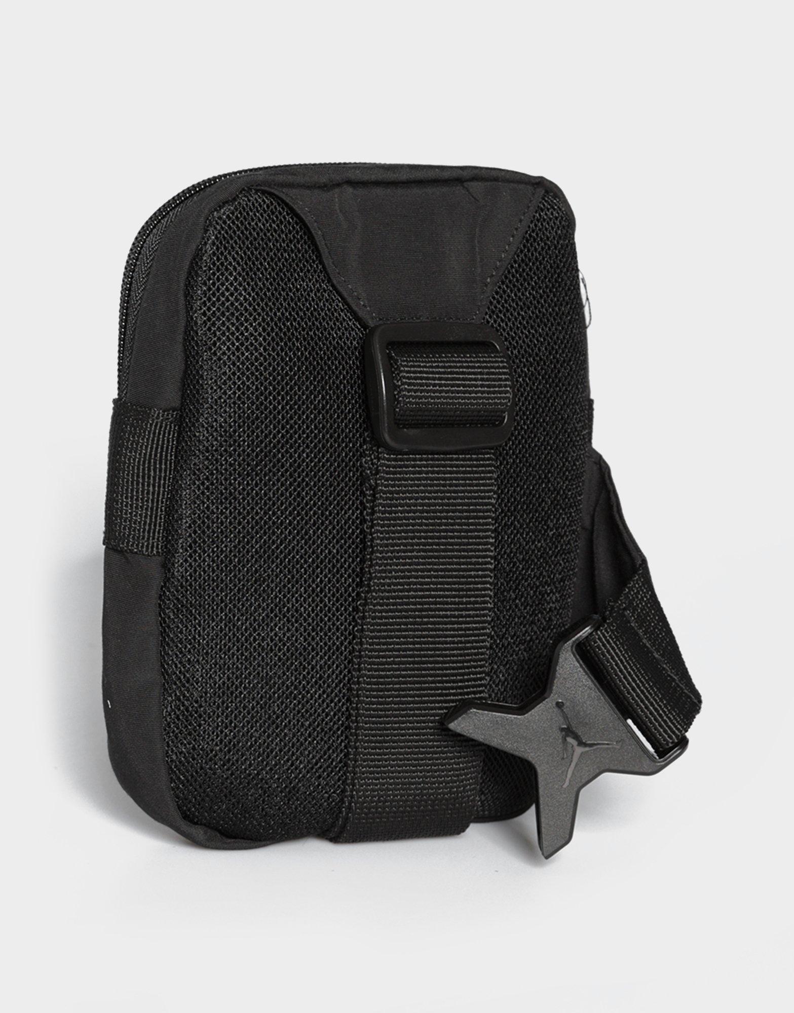 Geantă sport pentru femei JORDAN GEANTĂ  AIRBORNE HIP BAG 7A0747-023 Negru