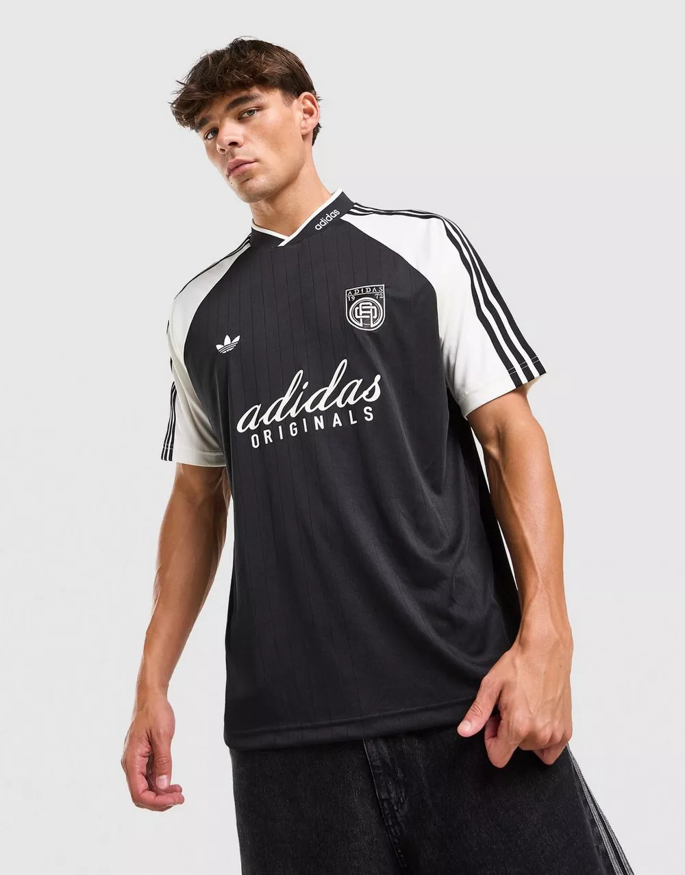 ADIDAS ФУТБОЛКА CLASSIC JACQUARD JERSEY WITH BADGE, фото 1 з 6