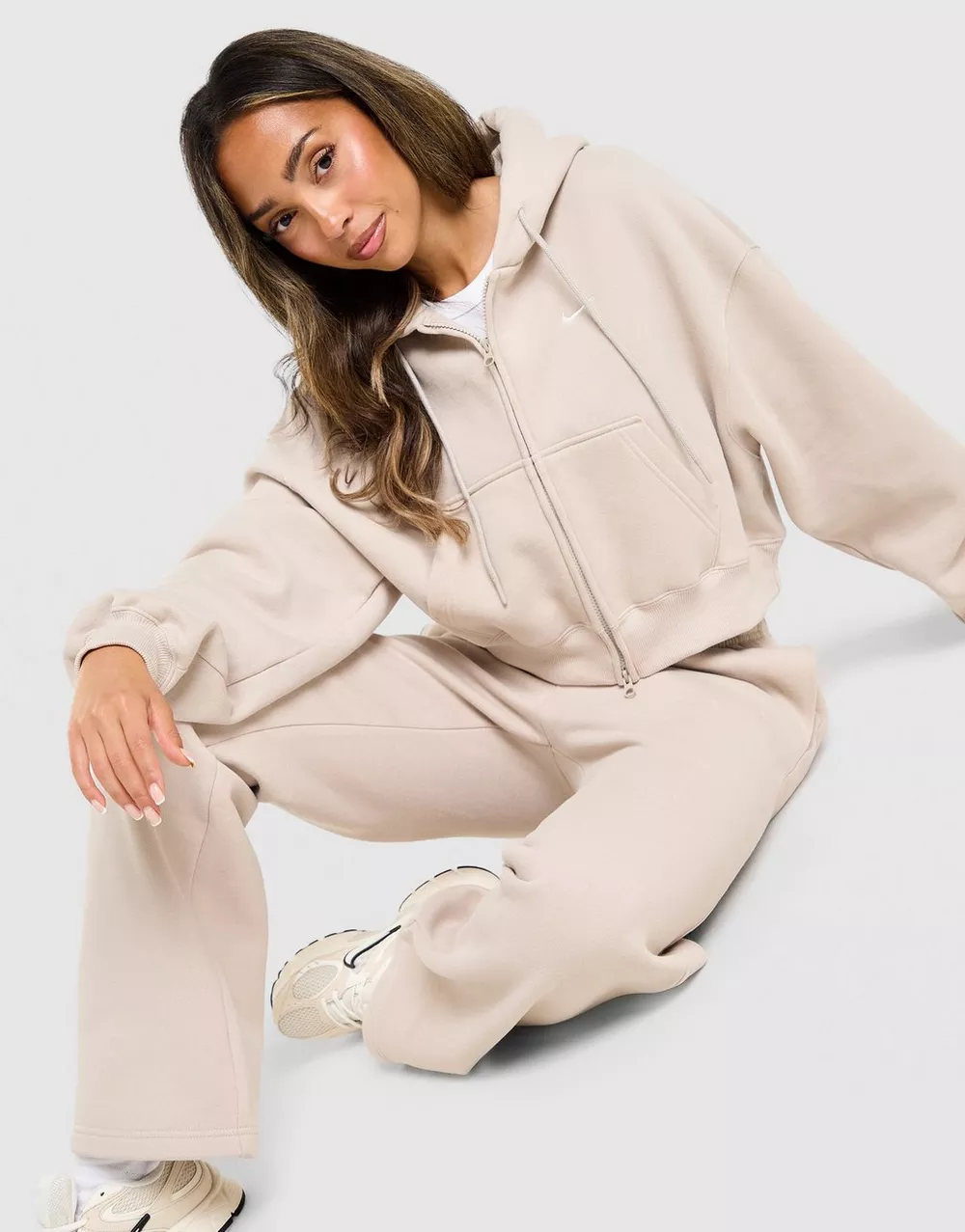 NIKE КОФТА НА БЛИСКАВЦІ З   КАПЮШОНОМ W NK STDO OS CRP, фото 1 з 6