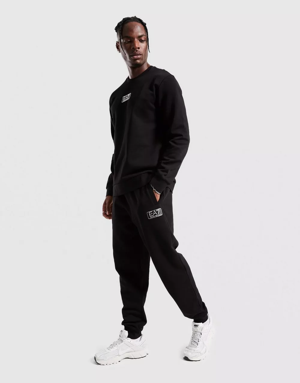 EMPORIO ARMANI 7 КОМПЛЕКТ   CBN CRW SUIT BLK SPLITTER, фото 1 з 6