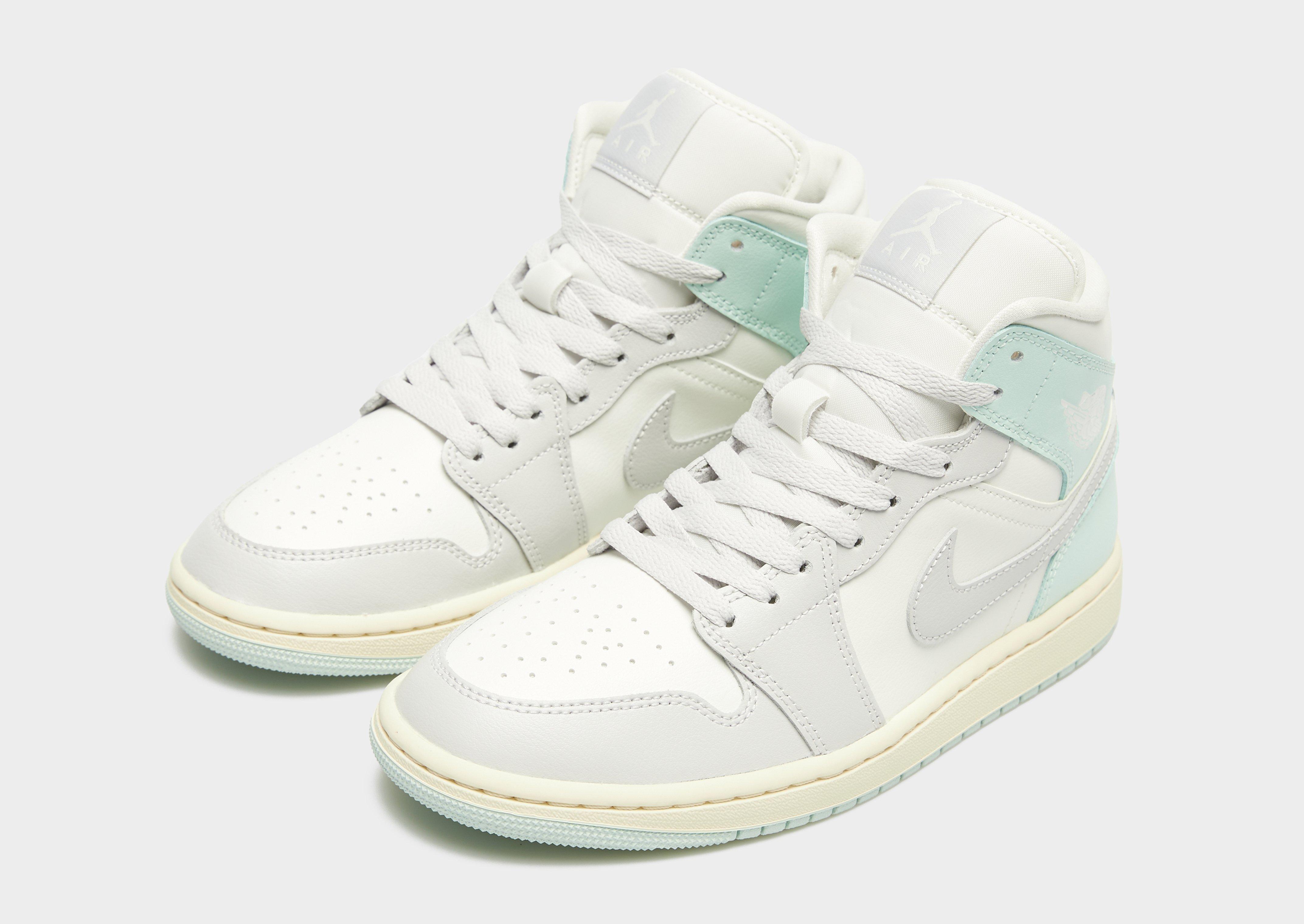 Wmns Air Jordan 1 Mid