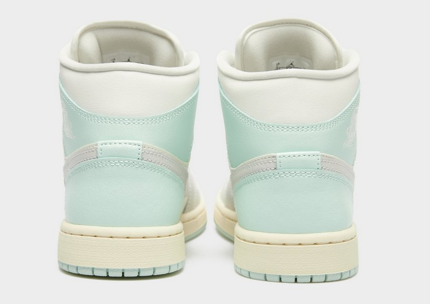 Wmns Air Jordan 1 Mid