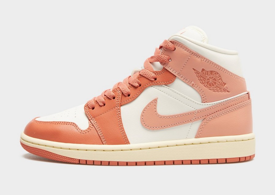 Kedai moterims AIR JORDAN 1 MID BQ6472-180 Balta
