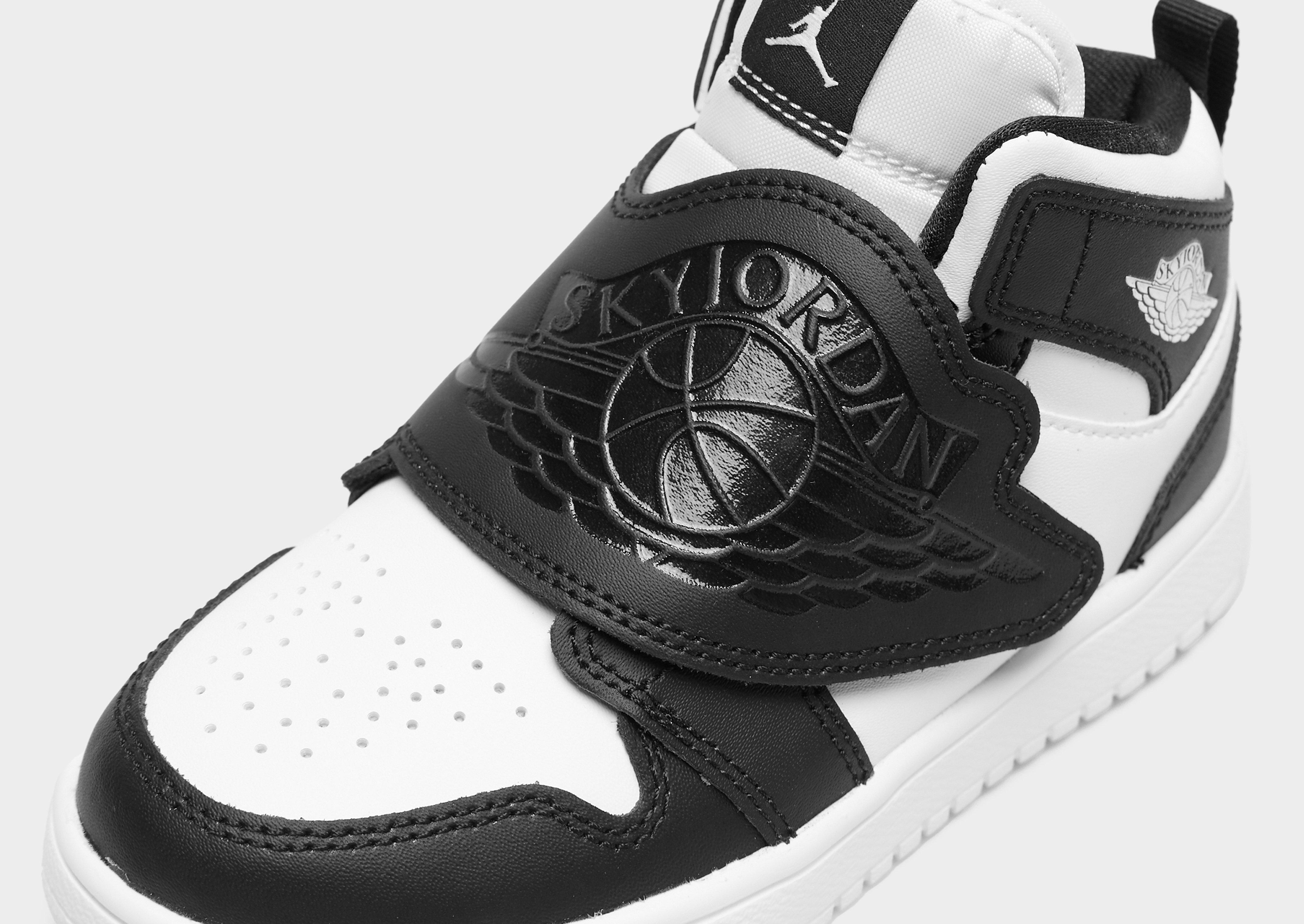 Detské tenisky SKY JORDAN BQ7197-010 Biela