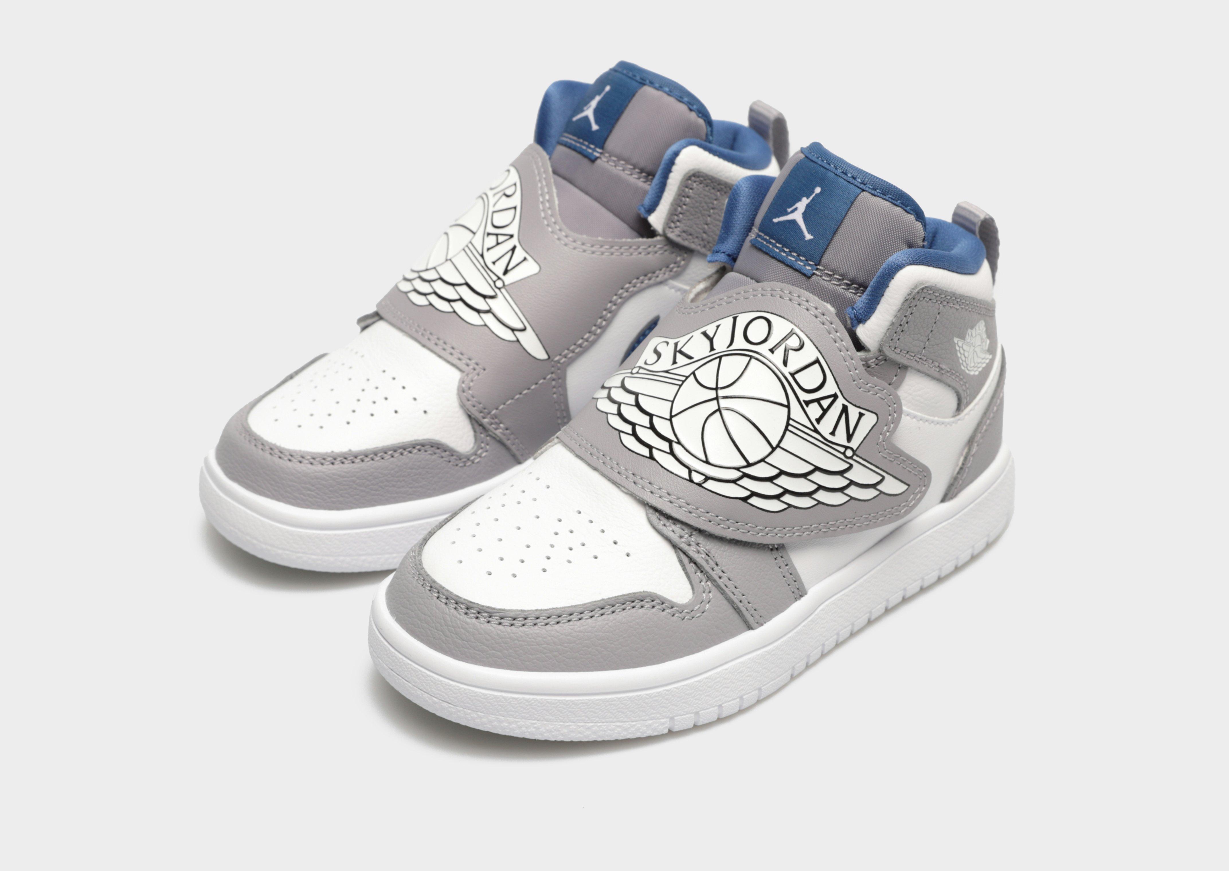 Детски маратонки SKY JORDAN 1  BQ7197-014 Сив