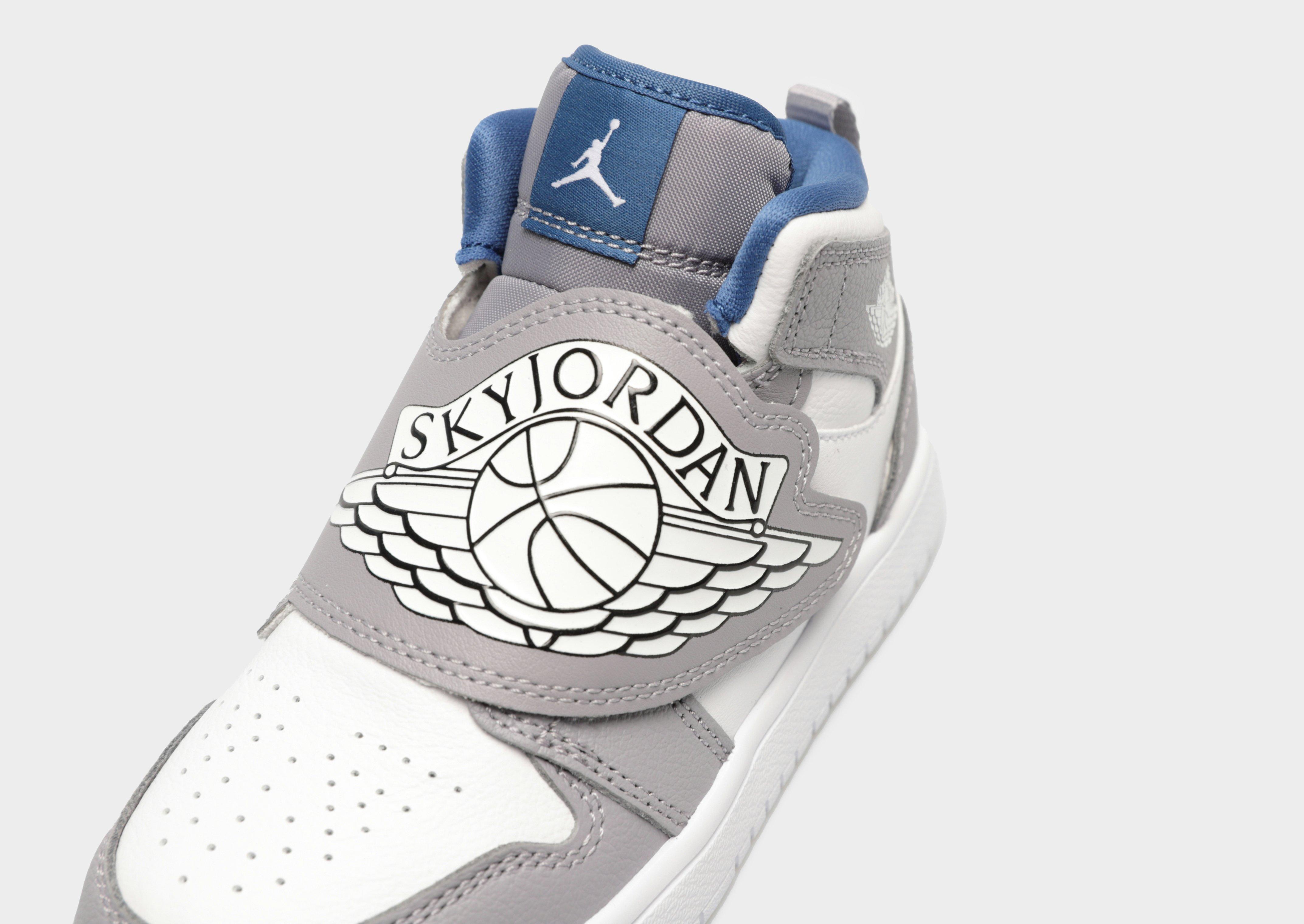 Детски маратонки SKY JORDAN 1  BQ7197-014 Сив