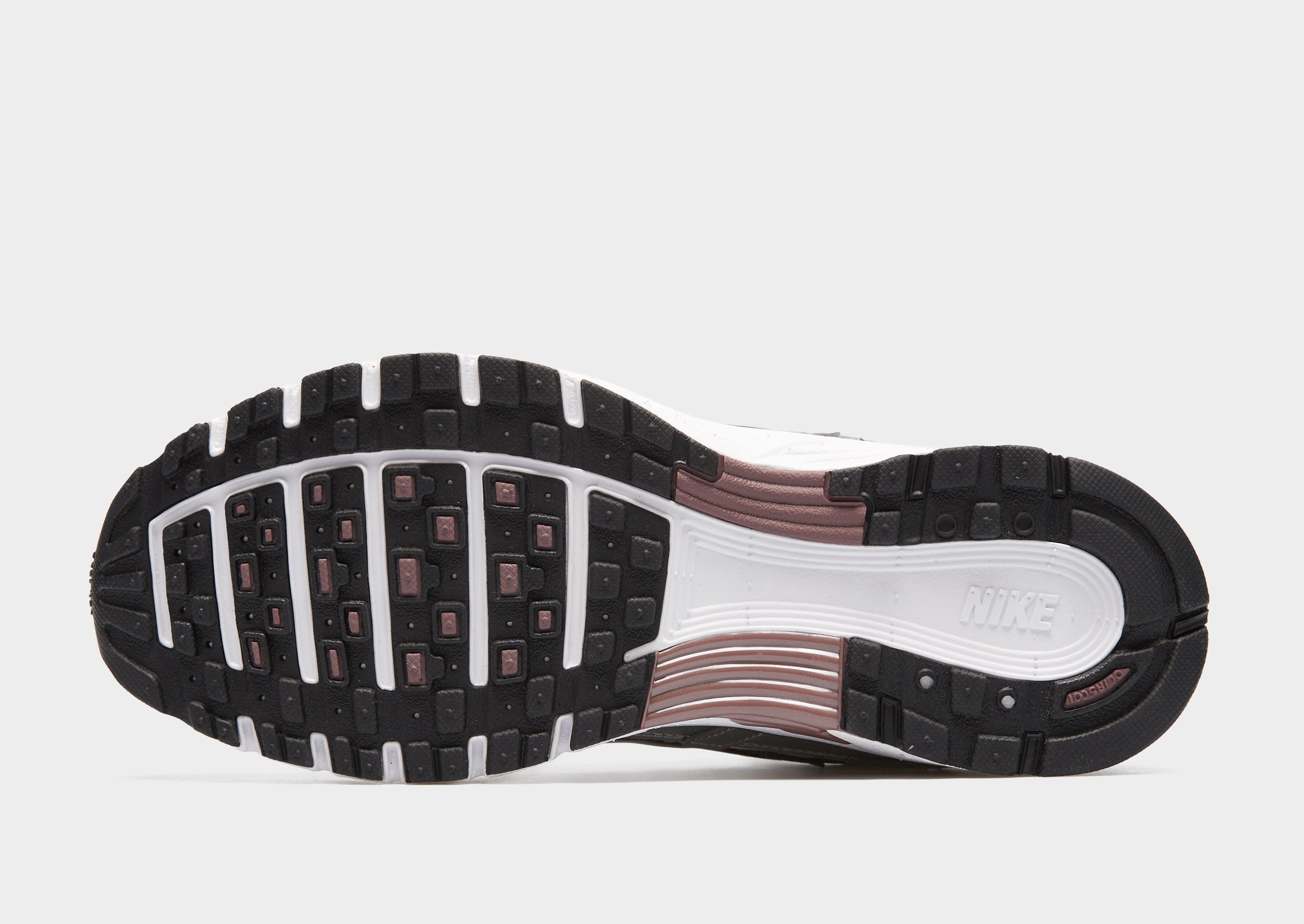 Dámske tenisky NIKE W P-6000 MET BV1021-110 Stříbrná