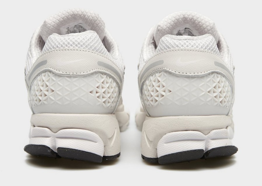 Чоловічі кросівки NIKE ZOOM VOMERO 5 BV1358-001 Сірий