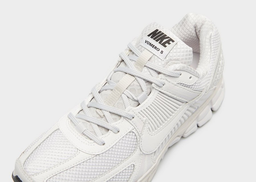 Чоловічі кросівки NIKE ZOOM VOMERO 5 BV1358-001 Сірий