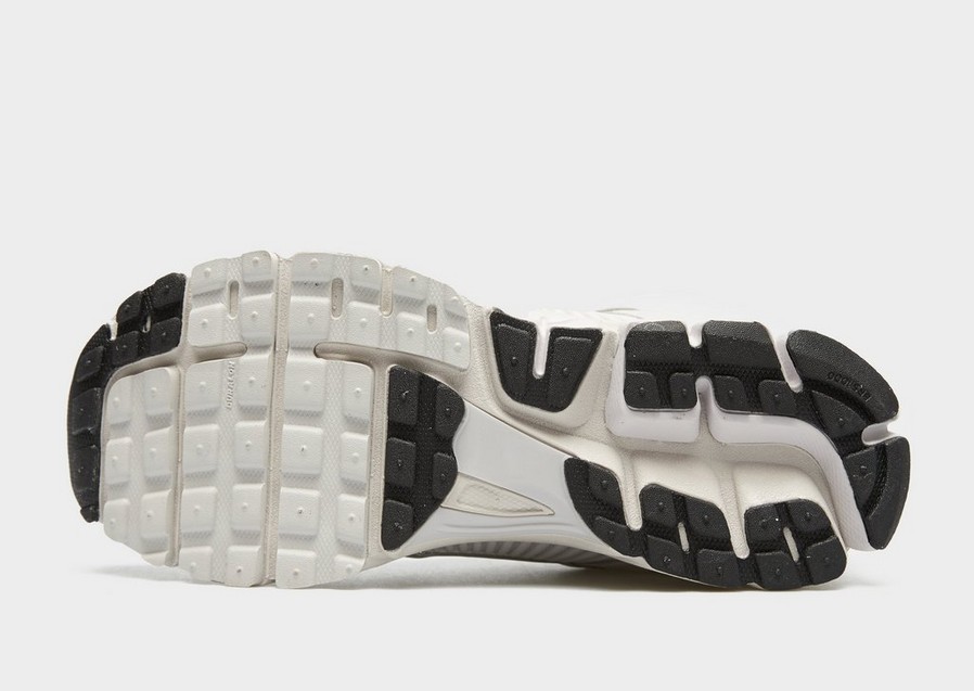 Чоловічі кросівки NIKE ZOOM VOMERO 5 BV1358-001 Сірий