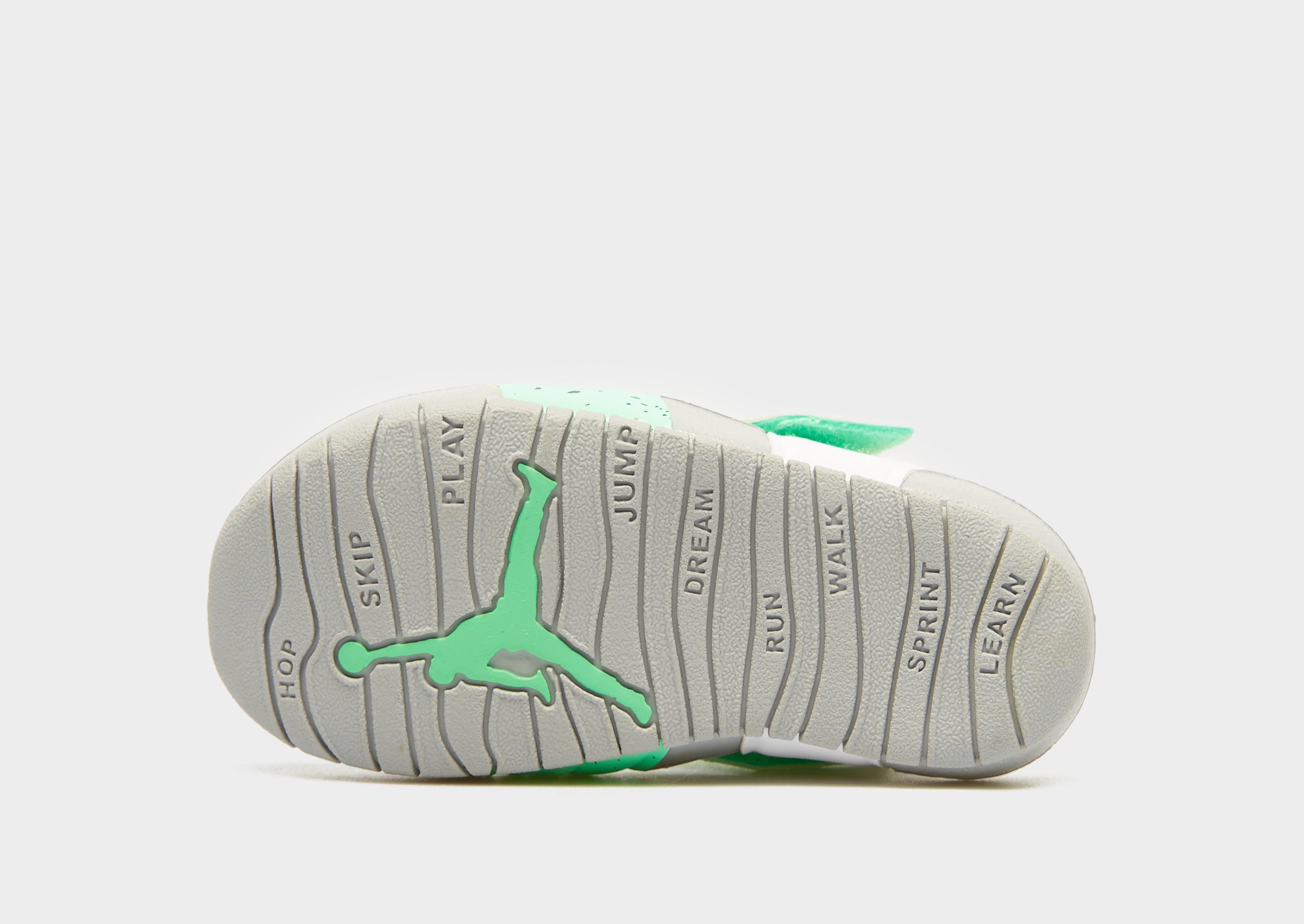 JORDAN FLARE BT CI7850-302 Zöld