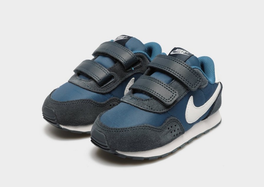 Gyerek sneakers NIKE MD VALIANT CN8560-405 Kék
