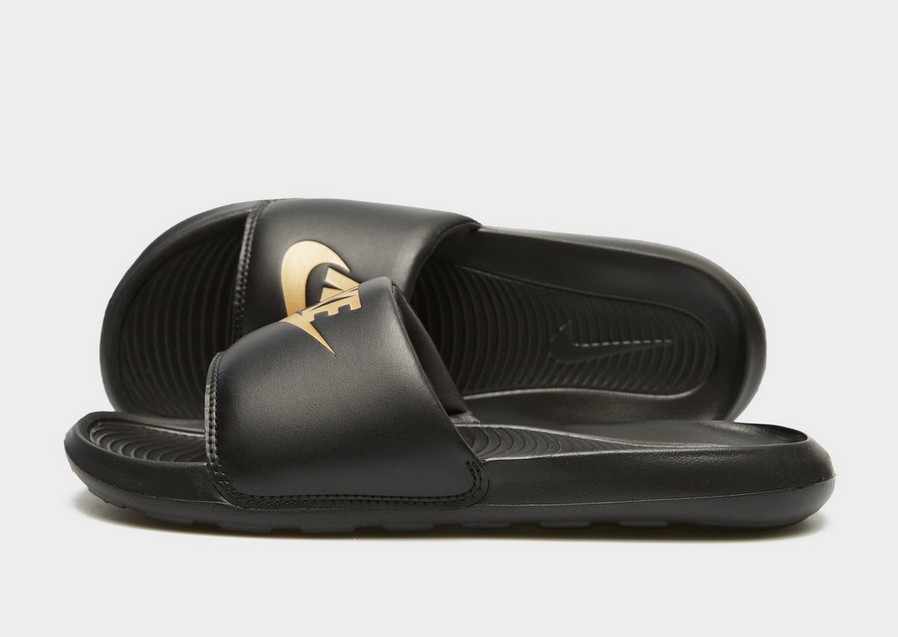 Férfi papucsok és flip-flopok NIKE VICTORI ONE SLIDE 