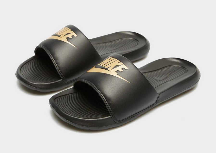Șlapi pentru bărbați NIKE VICTORI ONE SLIDE  CN9675-006 Negru