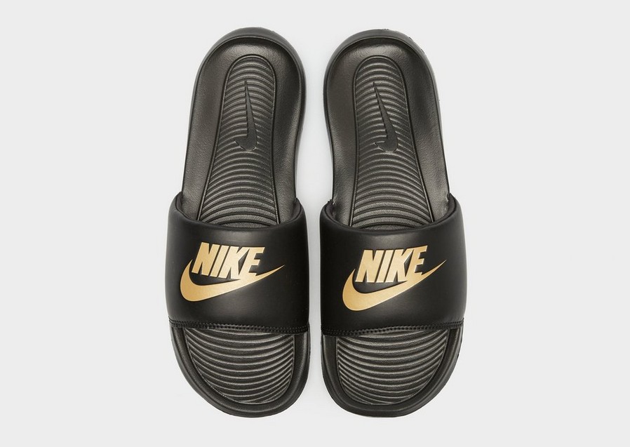 Férfi papucsok és flip-flopok NIKE VICTORI ONE SLIDE 