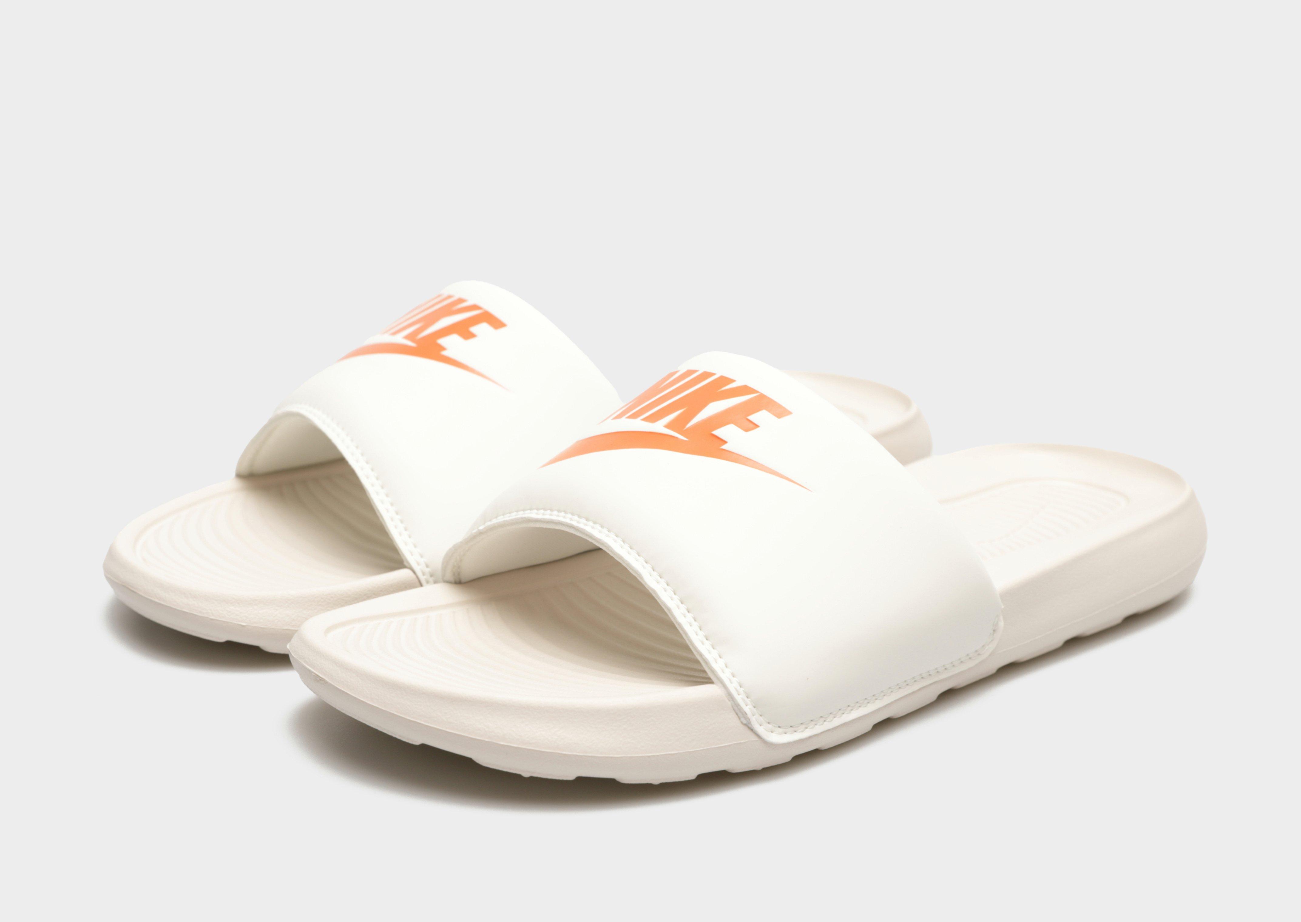 Šlepetės vyrams NIKE VICTORI ONE CN9675-108 Rusva