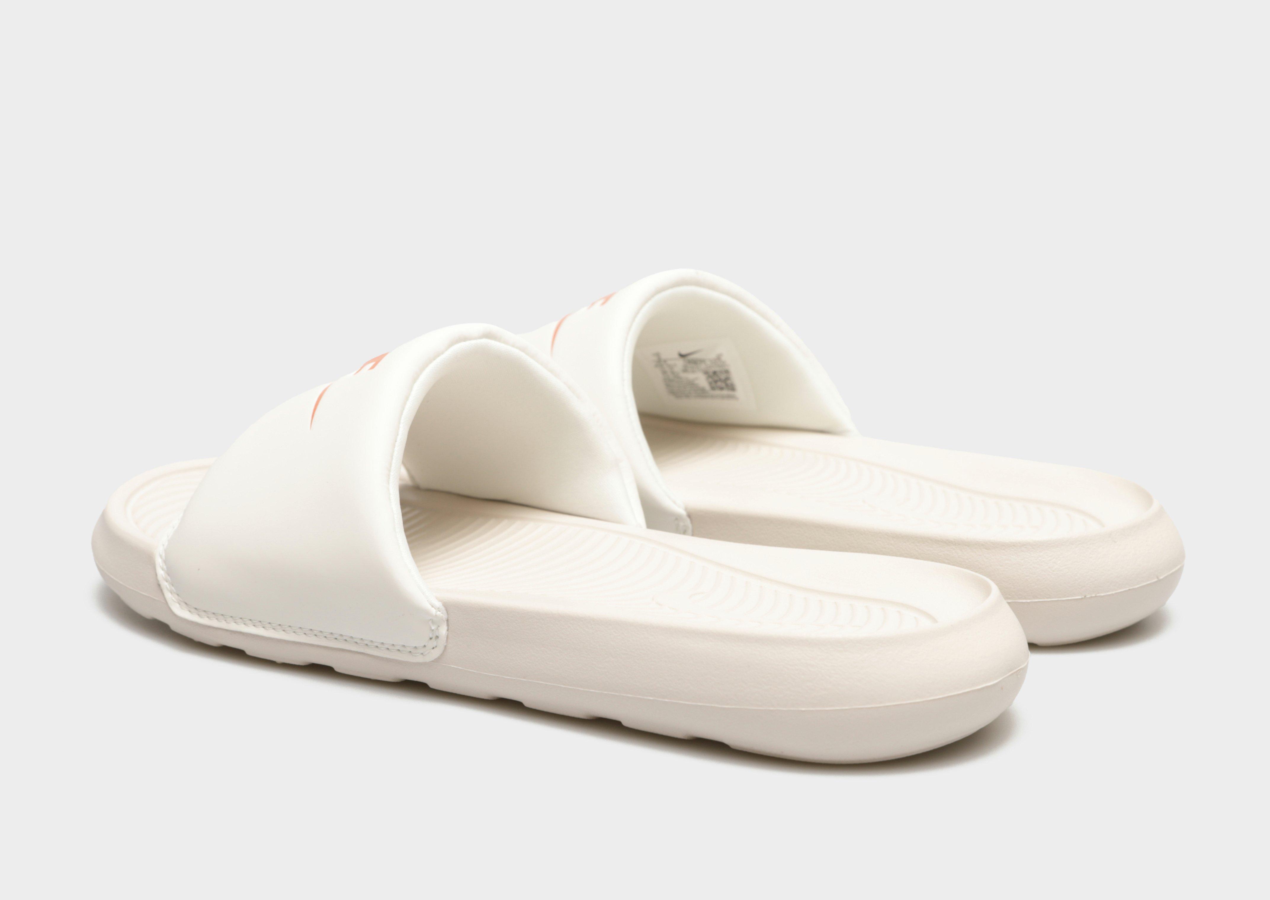 Šlepetės vyrams NIKE VICTORI ONE CN9675-108 Rusva