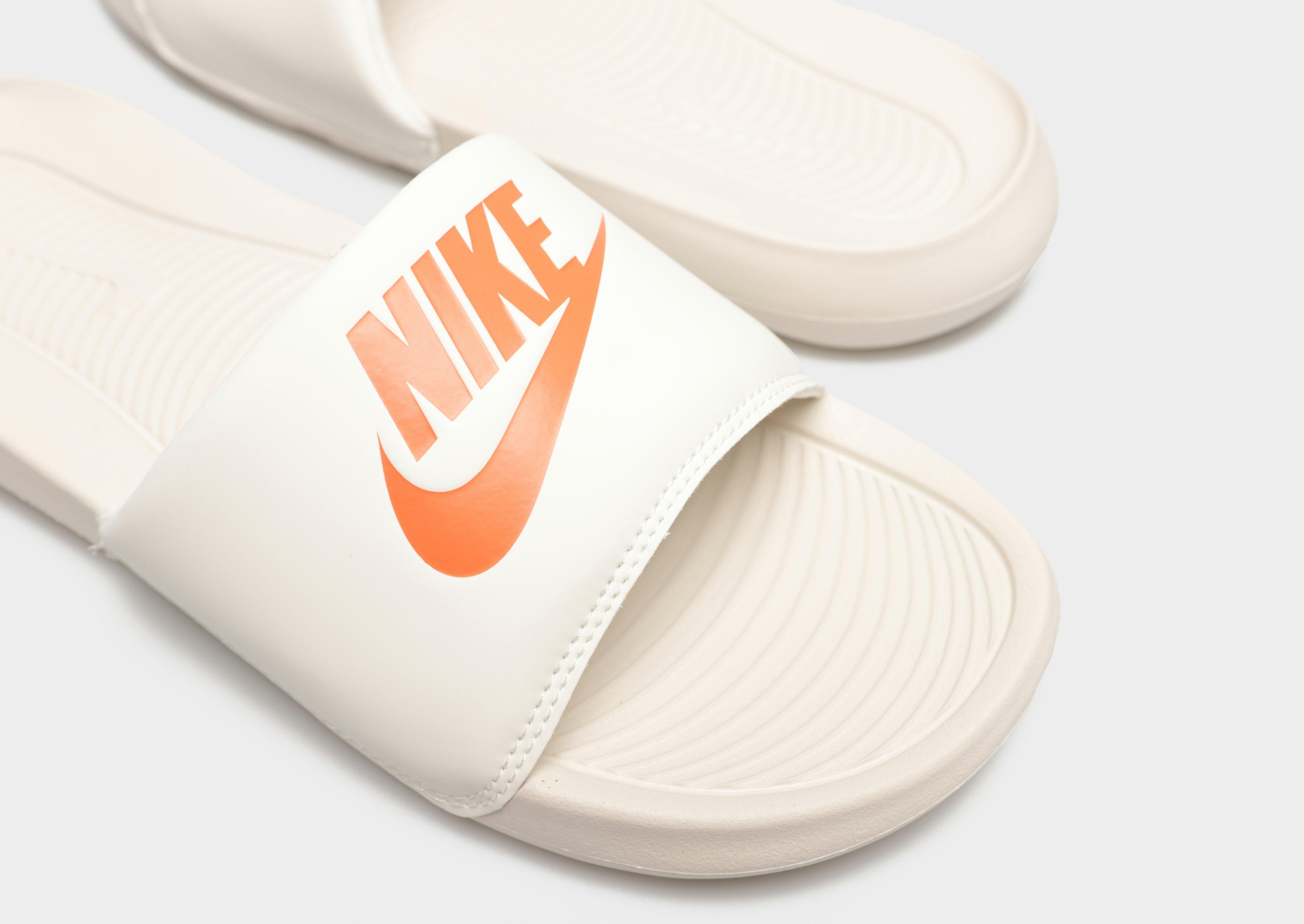 Šlepetės vyrams NIKE VICTORI ONE CN9675-108 Rusva