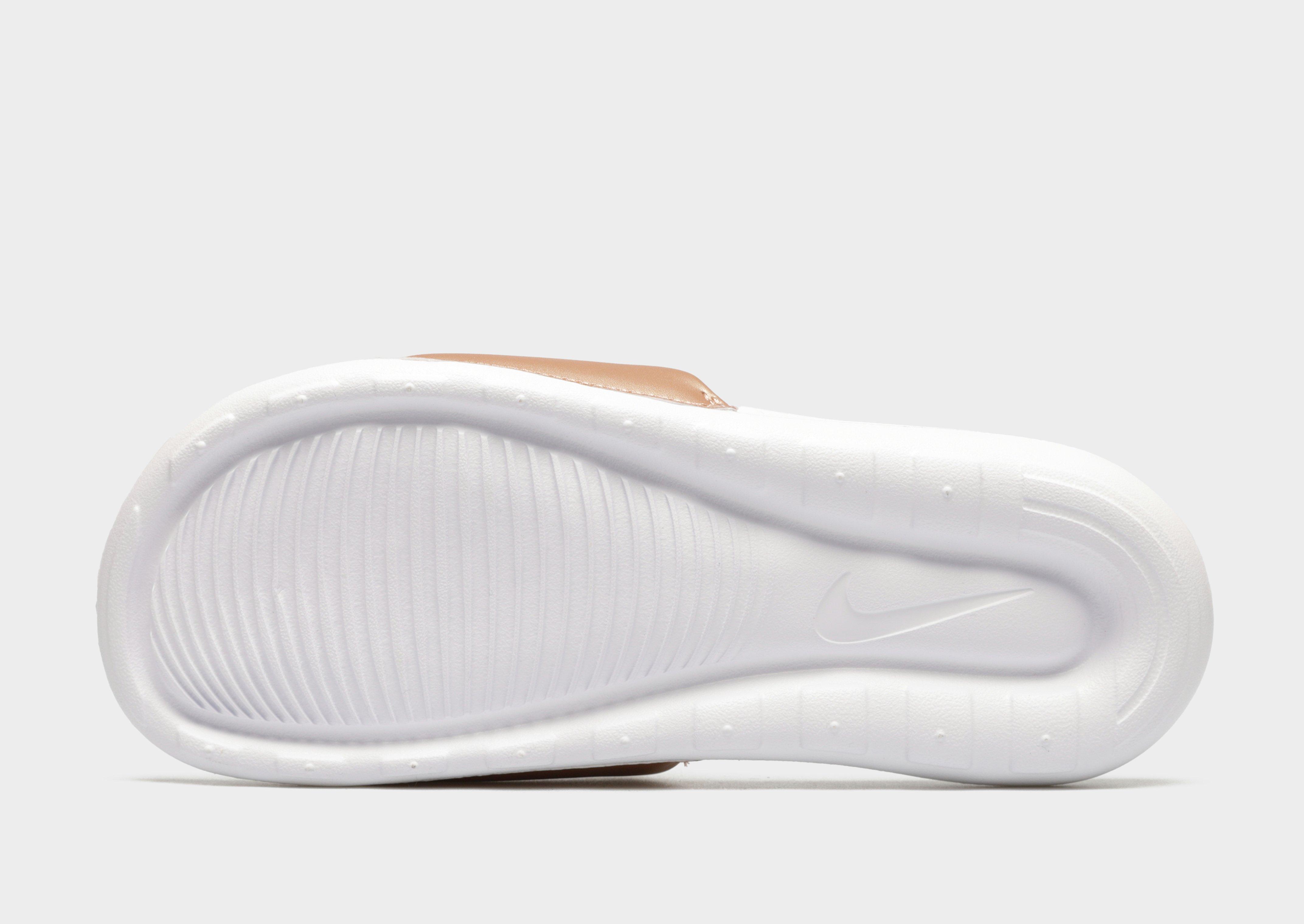 Šlepetės moterims NIKE VICTORI ONE SLIDE  CN9677-900 Geltona