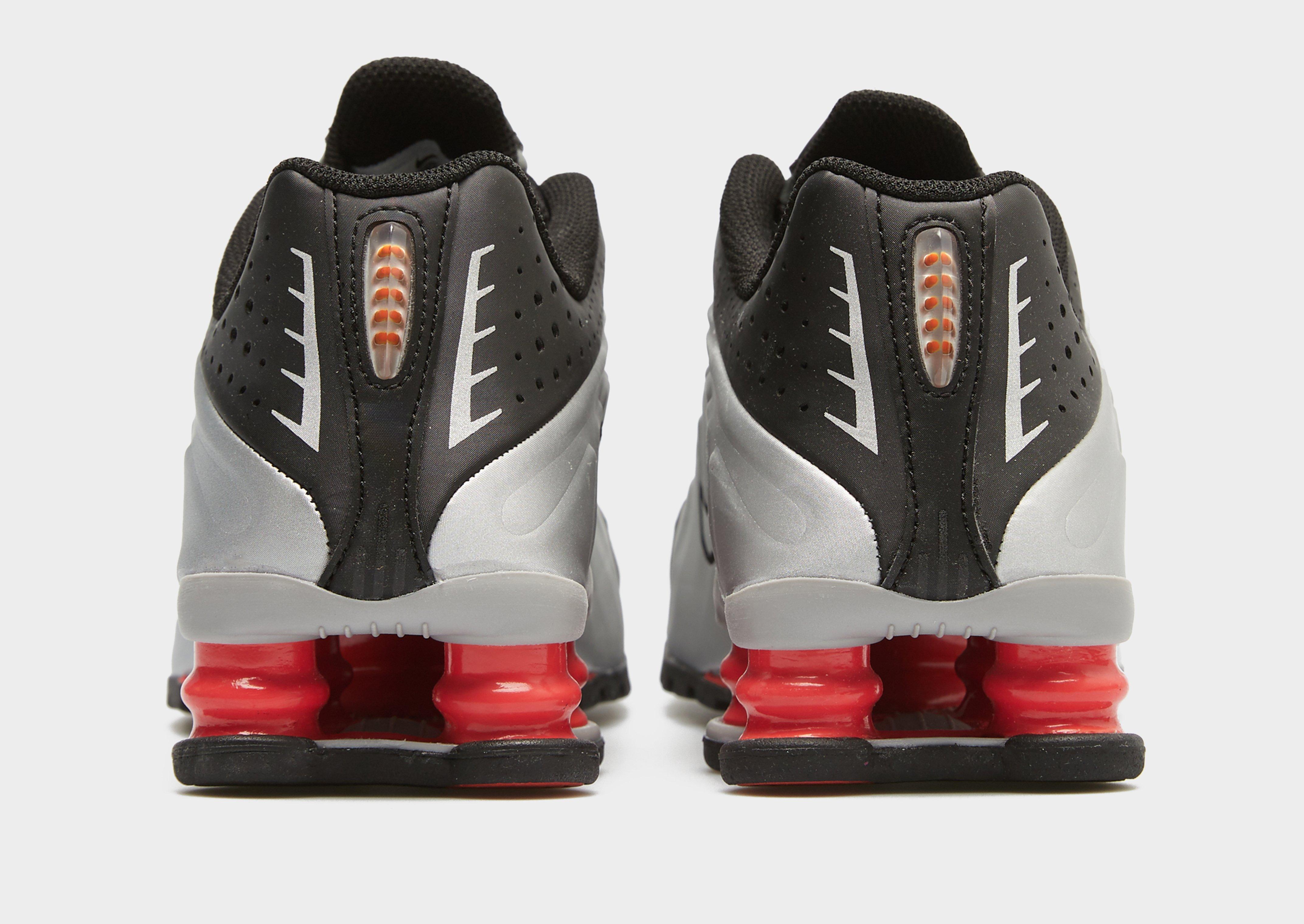 Buty sneakersy dla dzieci NIKE SHOX R4 YA CW2626-005 Szary