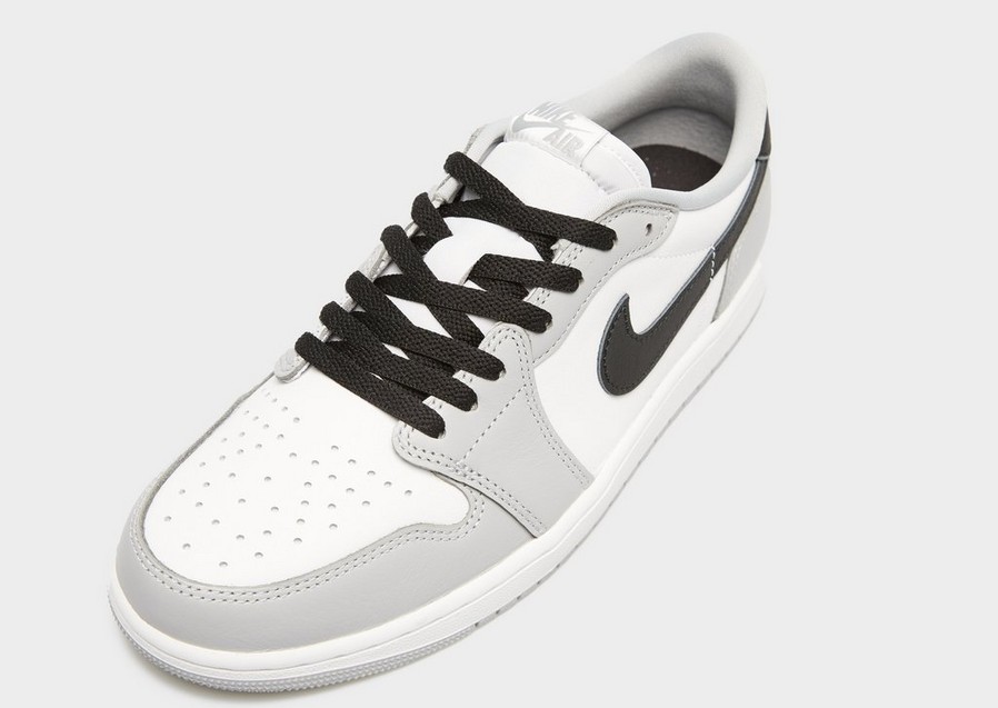 Чоловічі кросівки AIR JORDAN 1 LOW OG CZ0790-110 Сірий
