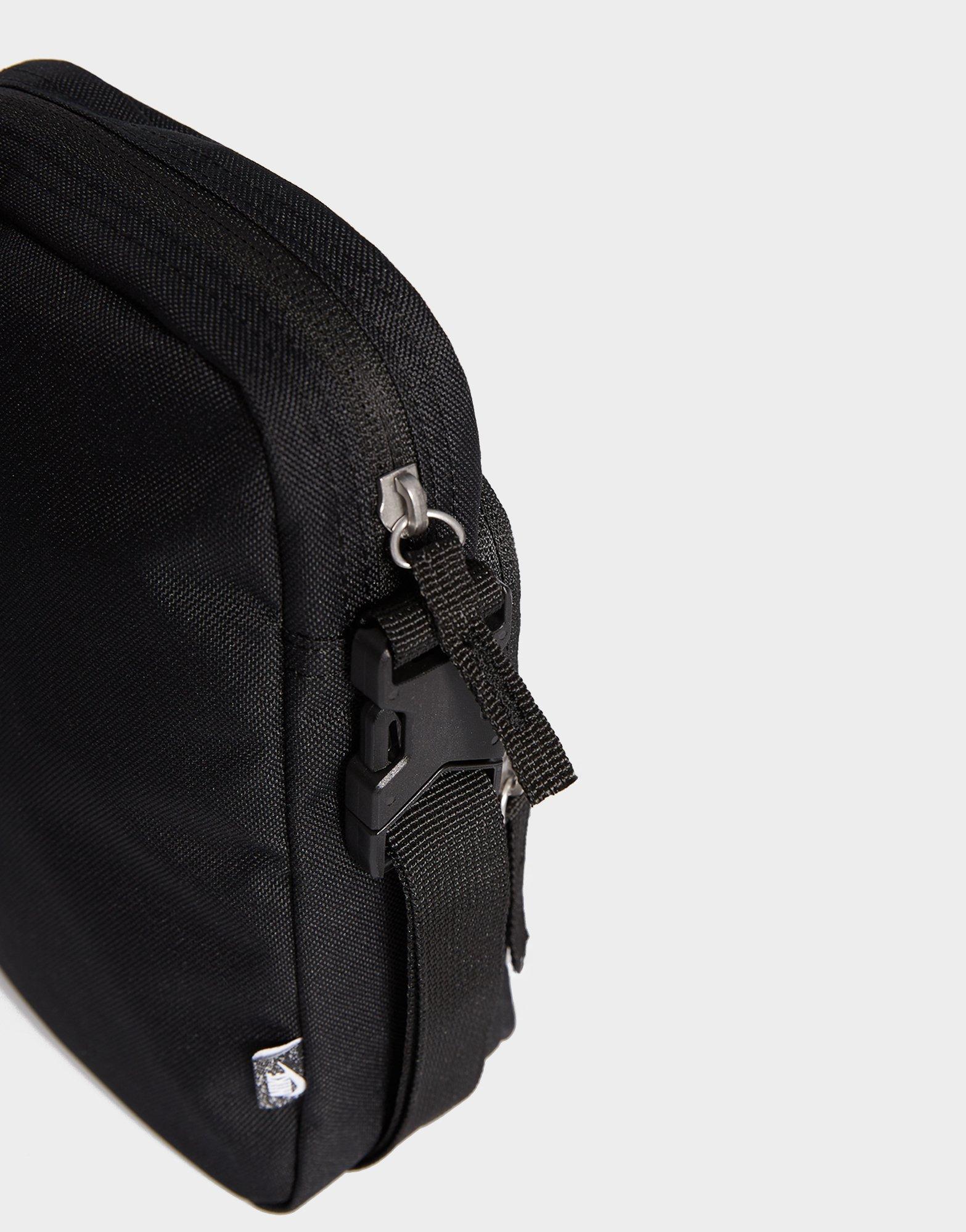 Női sporttáská NIKE TÁSKA NK HERITAGE CROSSBODY - FA21 DB0456-010 Fekete