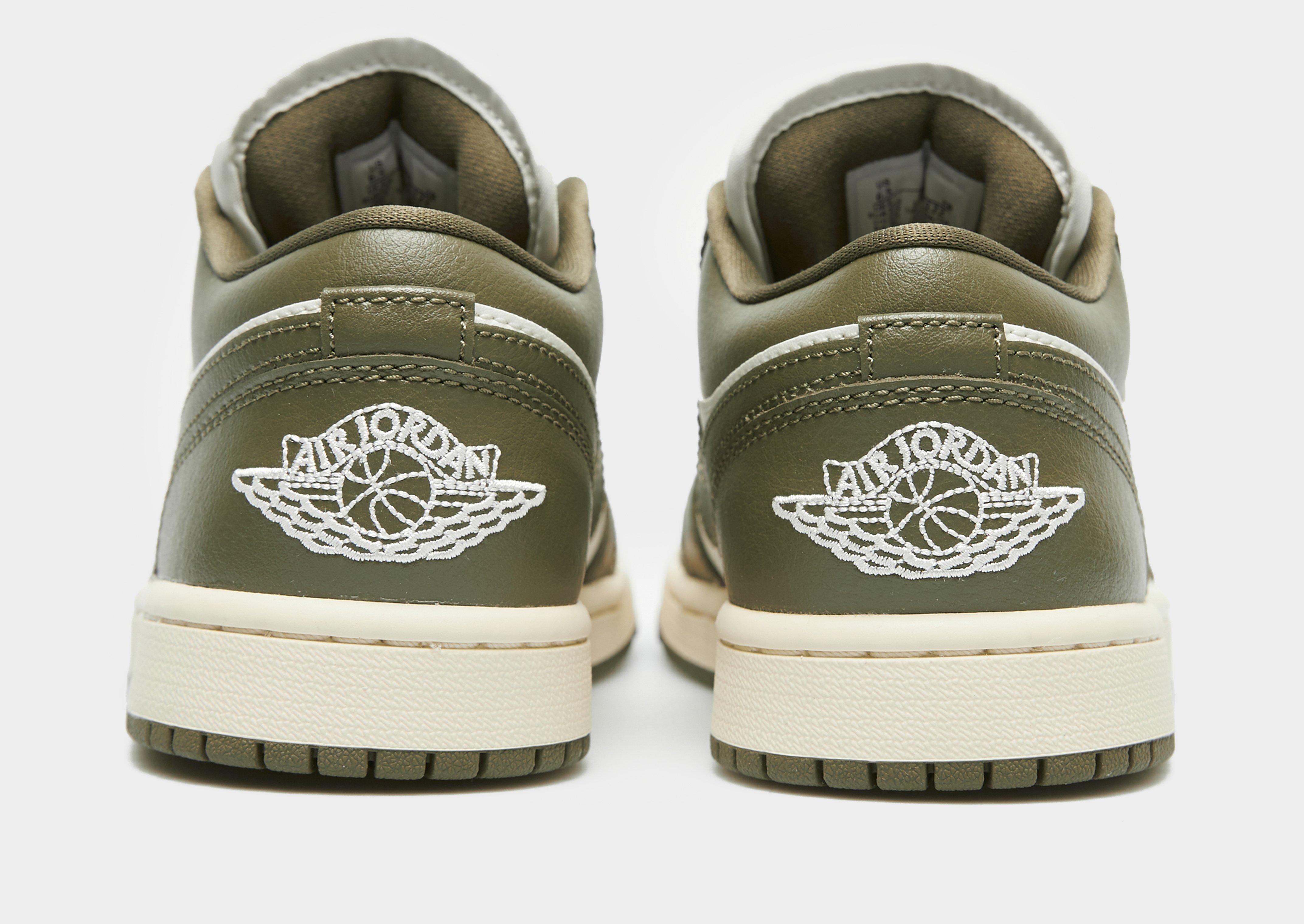 Adidași de damă WMNS AIR JORDAN 1 LOW  DC0774-122 Verde