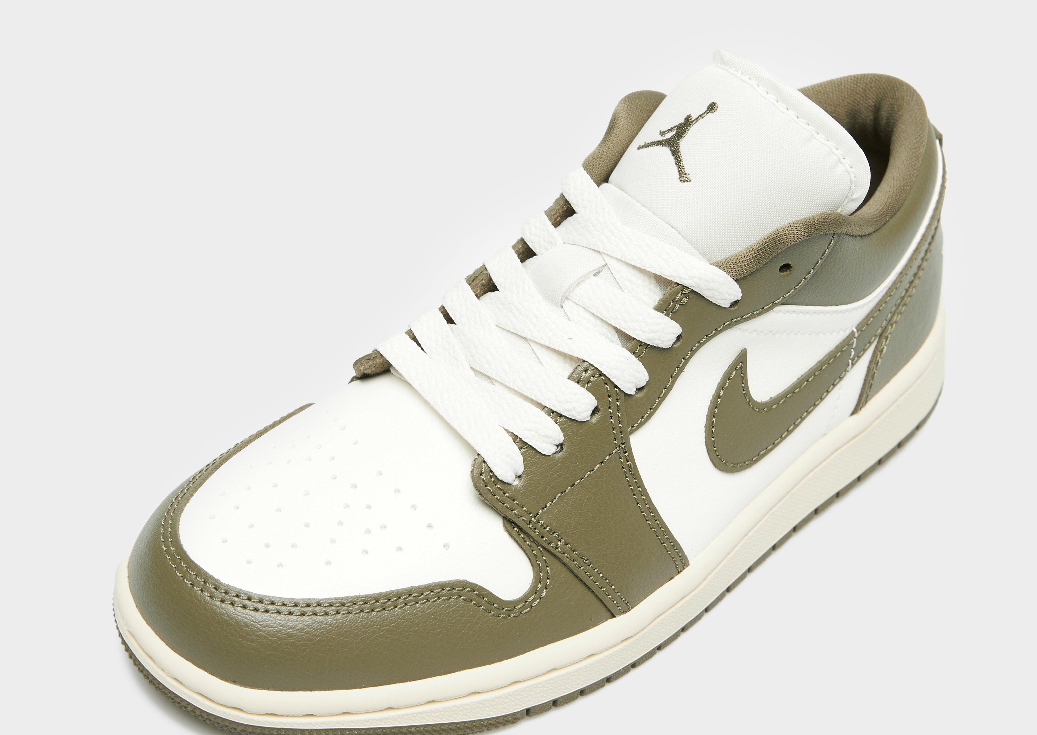 Adidași de damă WMNS AIR JORDAN 1 LOW  DC0774-122 Verde