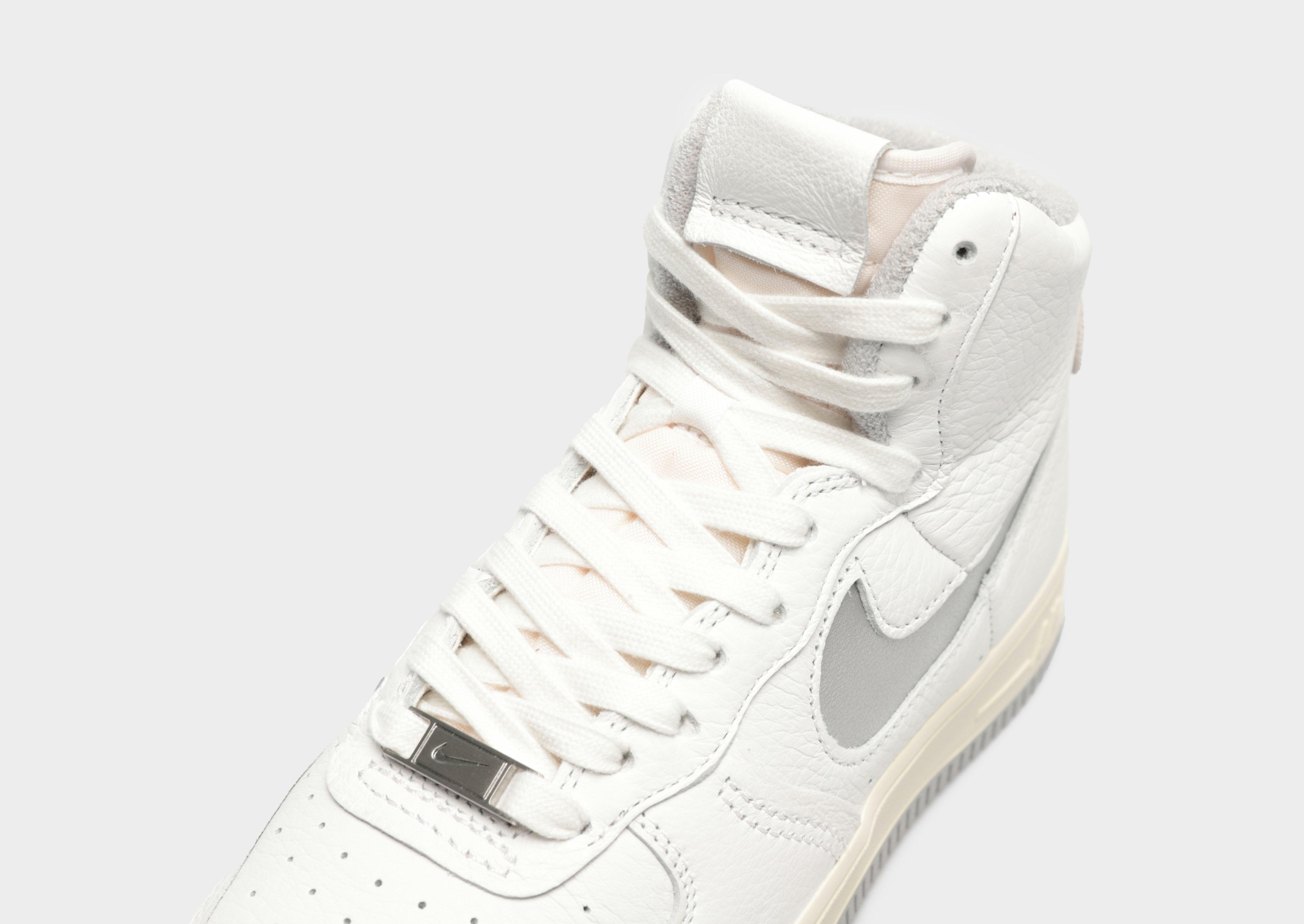 Дамски обувки NIKE W AF1 SCULPT DC3590-101 Бял