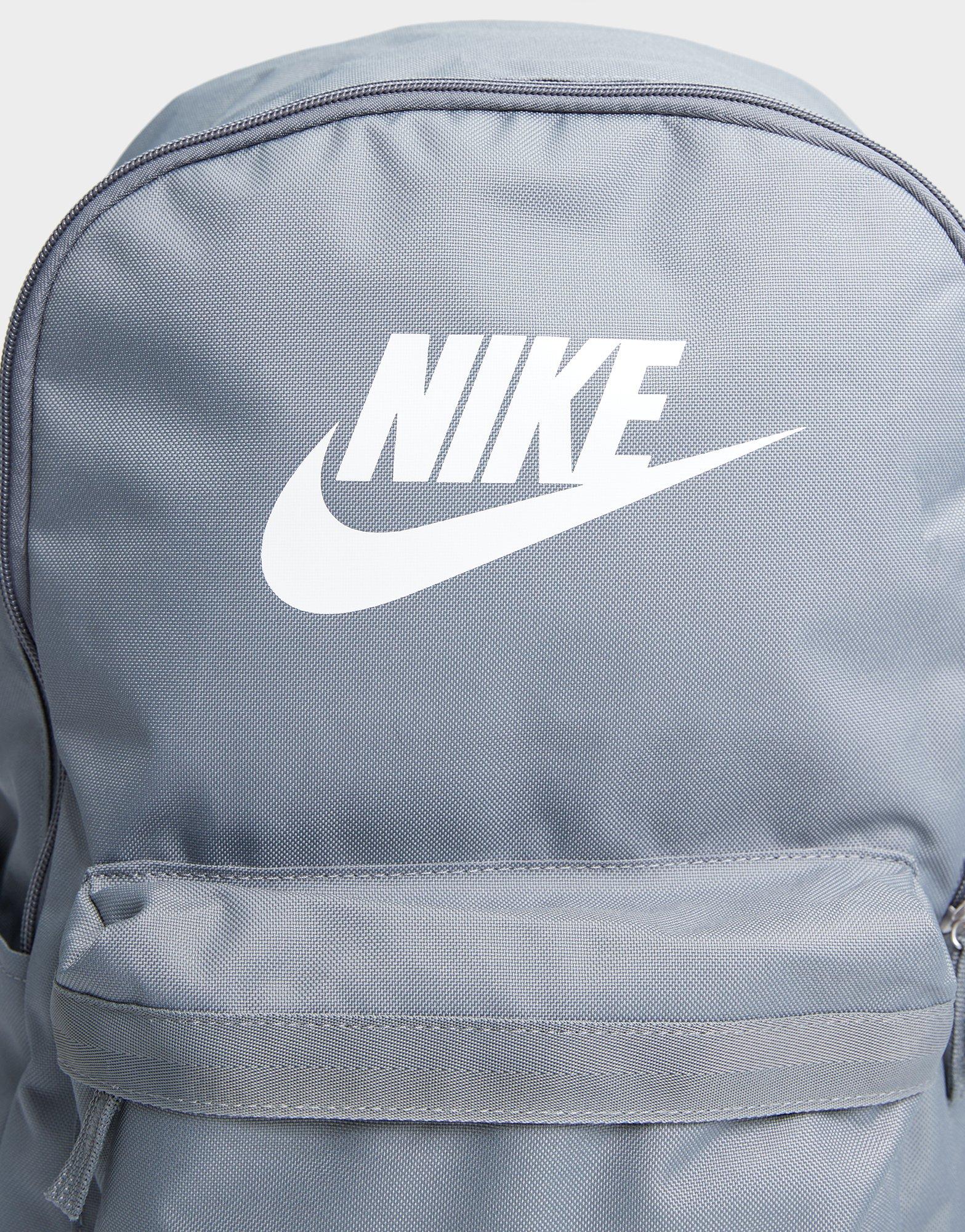 Pánský batoh NIKE BATOH NK HERITAGE BKPK DC4244-063 Šedá