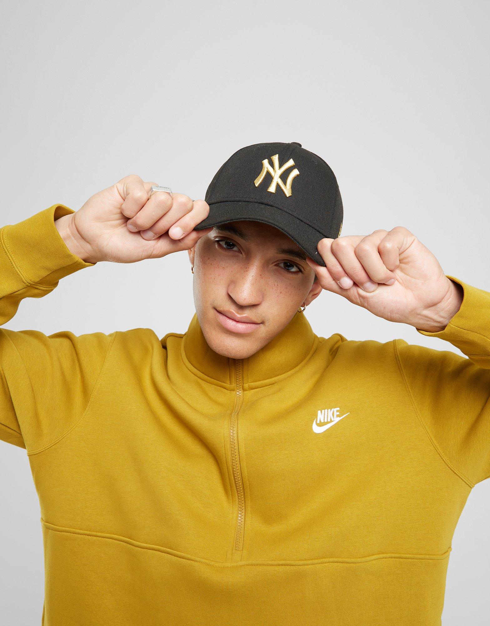 Férfi pulóverek NIKE PULÓVER CIPZÁRAS M NSW CLUB BB HZ TOP DD4732-716 Arany