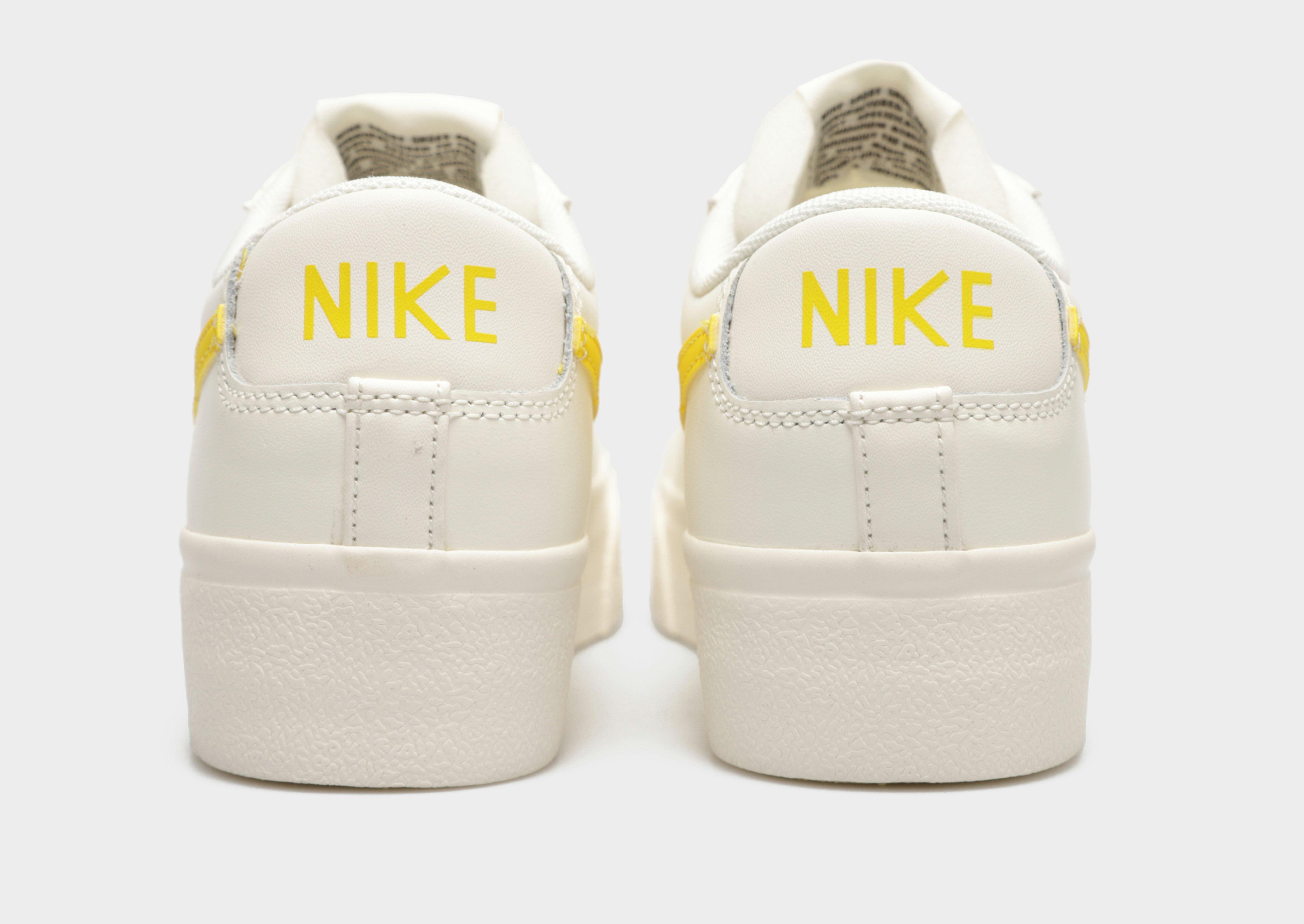 Buty sneakersy damskie NIKE W BLAZER LOW PLATFORM DJ0292-111 Biały