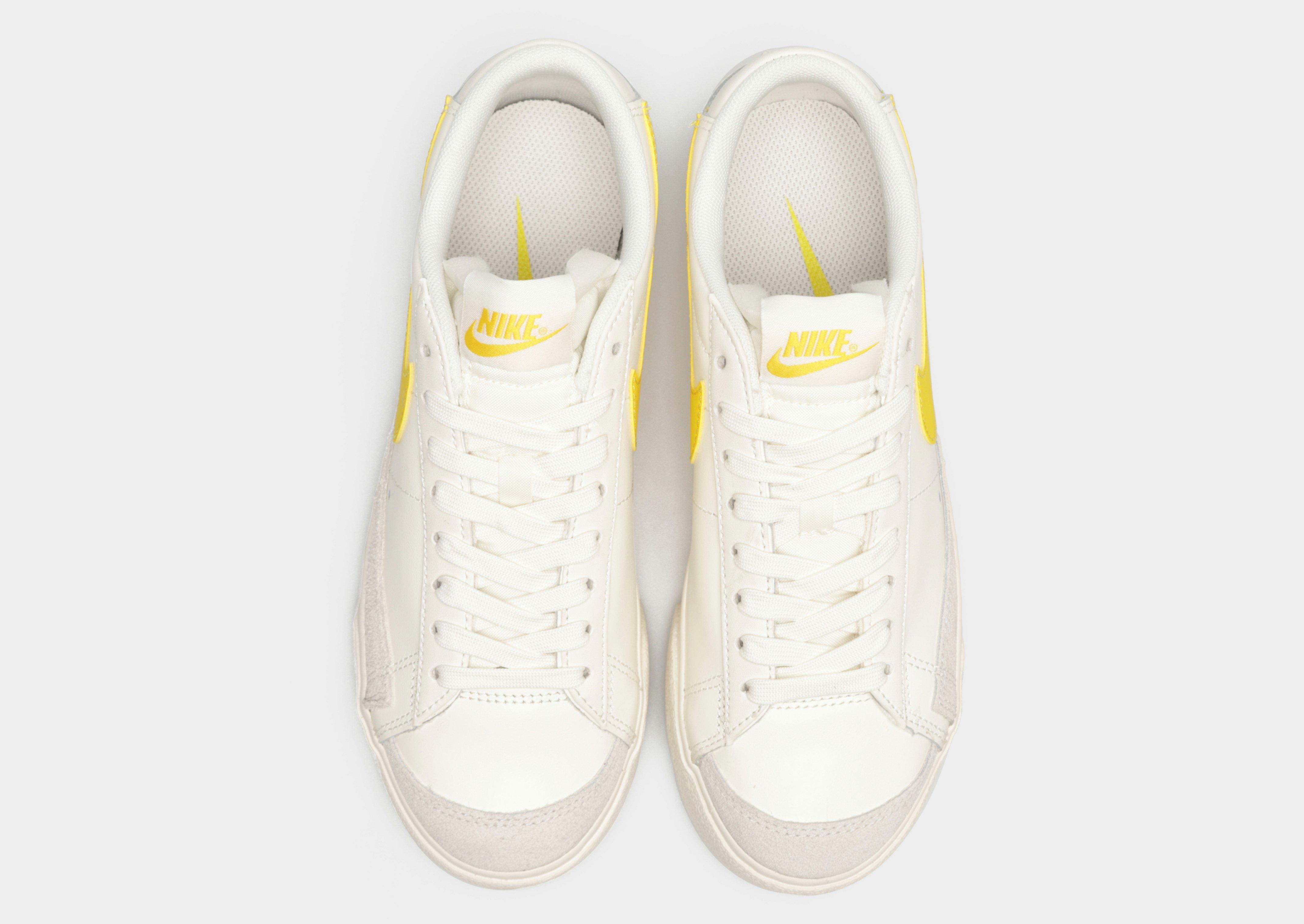 Buty sneakersy damskie NIKE W BLAZER LOW PLATFORM DJ0292-111 Biały