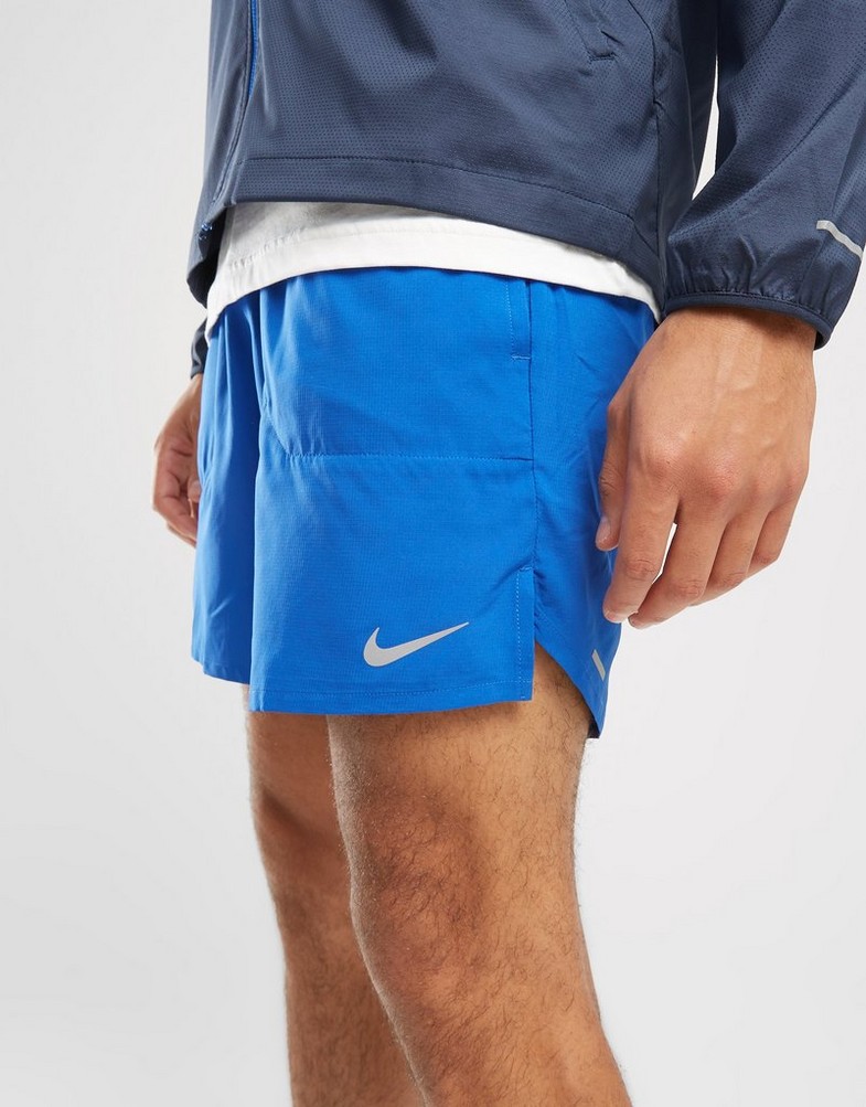 Krótkie spodenki, szorty męskie NIKE SZORTY M NK DF STRIDE 7IN BF SHRT DM4761-480 Niebieski