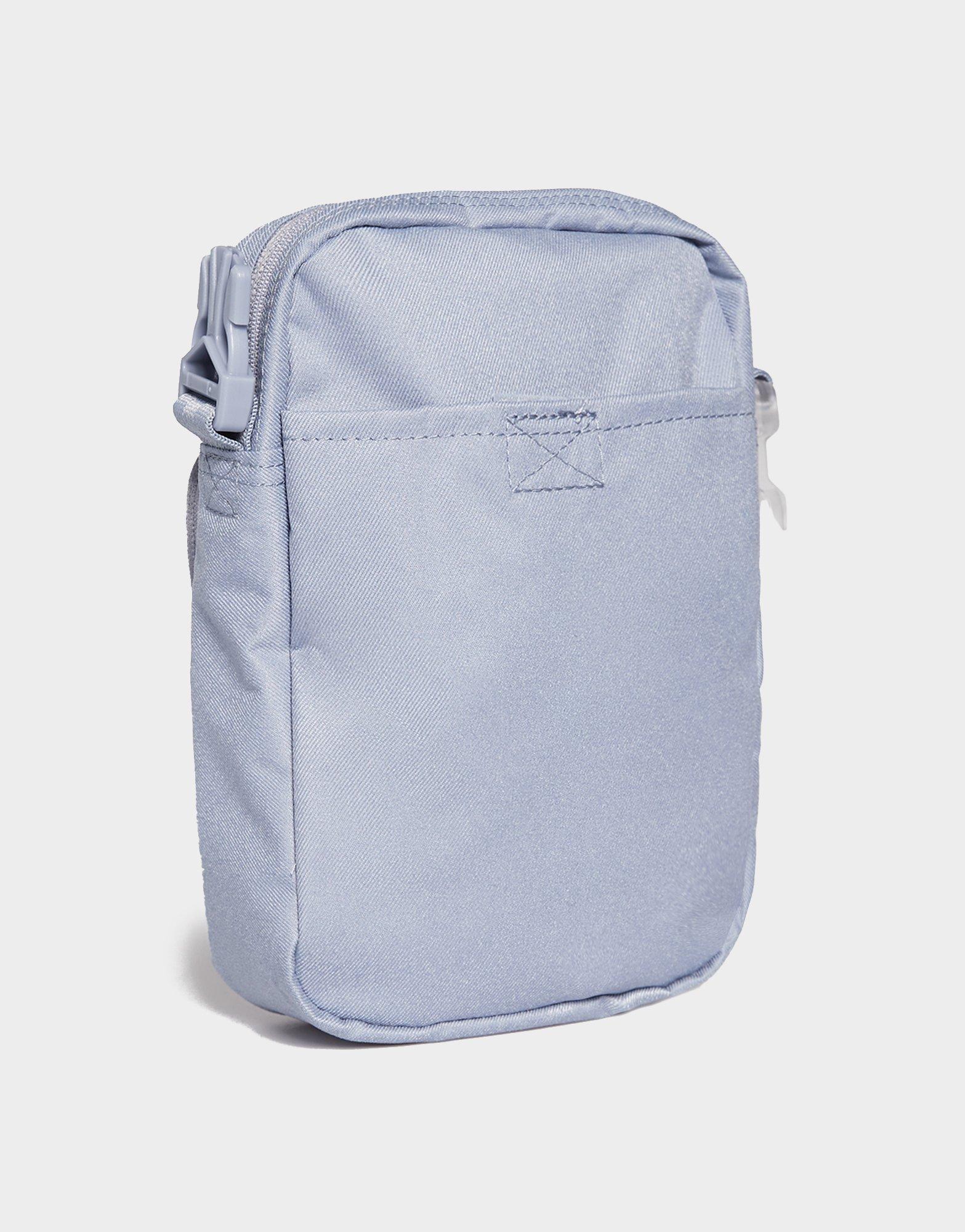 Dámská taška NIKE TAŠKA NK ELMNTL PRM CRSSBDY DN2557-493 Stříbrná