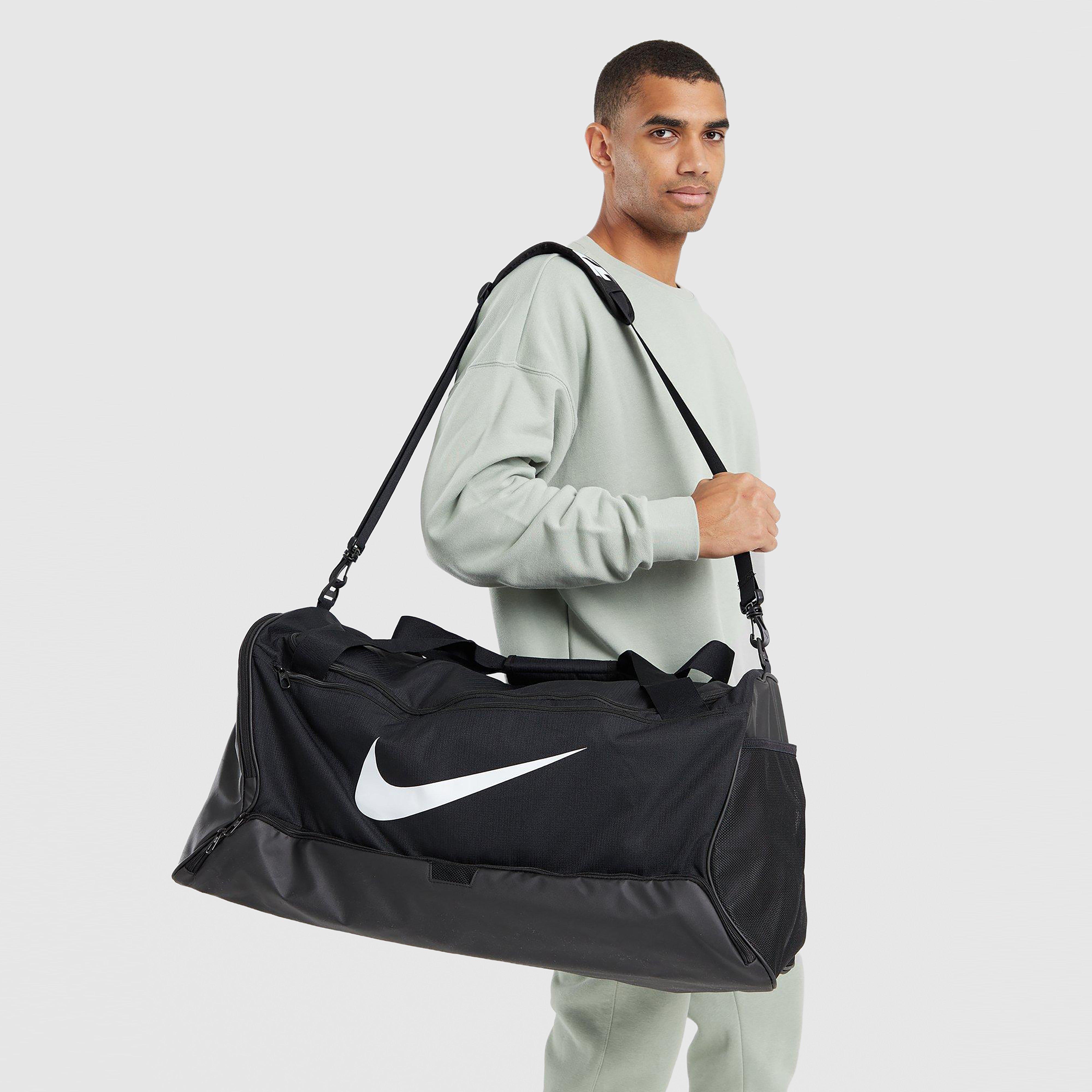 Geantă sport pentru femei NIKE GEANTĂ  BUSTIERĂSILIA 9.5