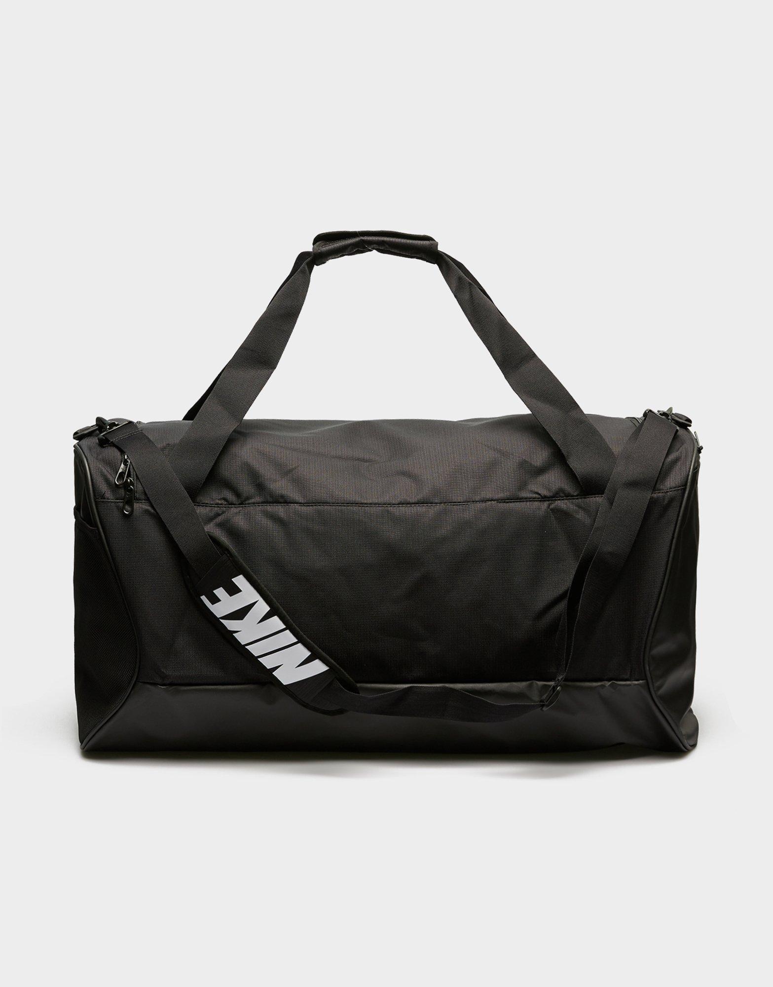 Geantă sport pentru femei NIKE GEANTĂ  BUSTIERĂSILIA 9.5 DO9193-010 Negru