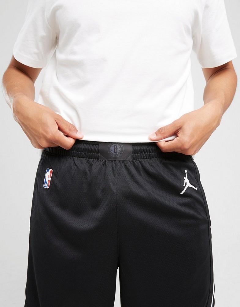Férfi rövidnadrág JORDAN RÖVIDNADRÁG BROOKLYN NETS STATEMENT EDITION DO9423-010 Fekete