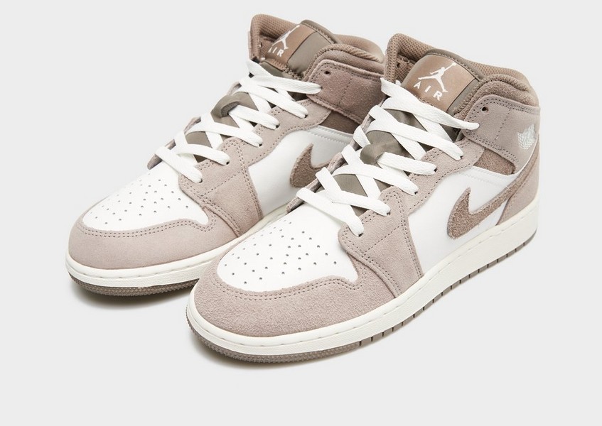 Air Jordan 1 Mid Bg