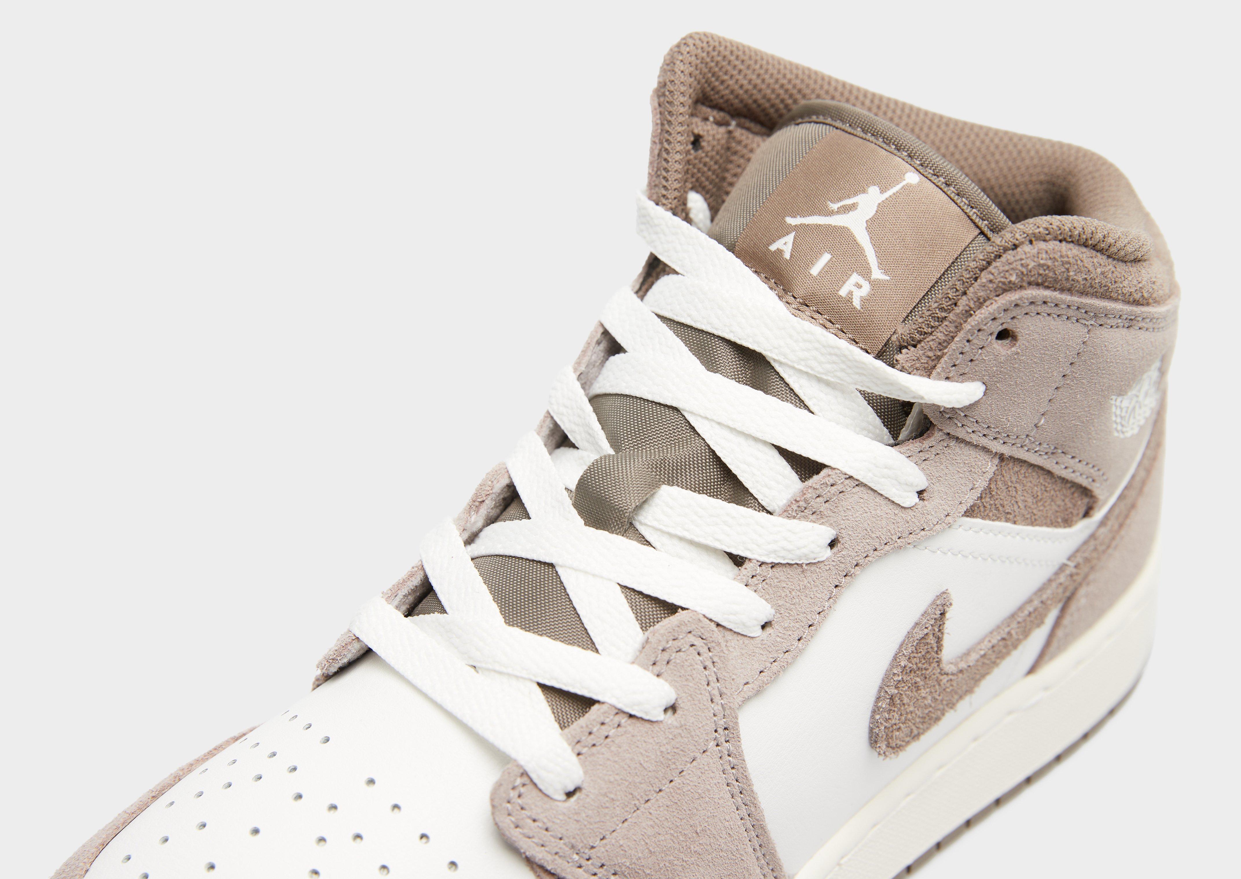 Air Jordan 1 Mid Bg
