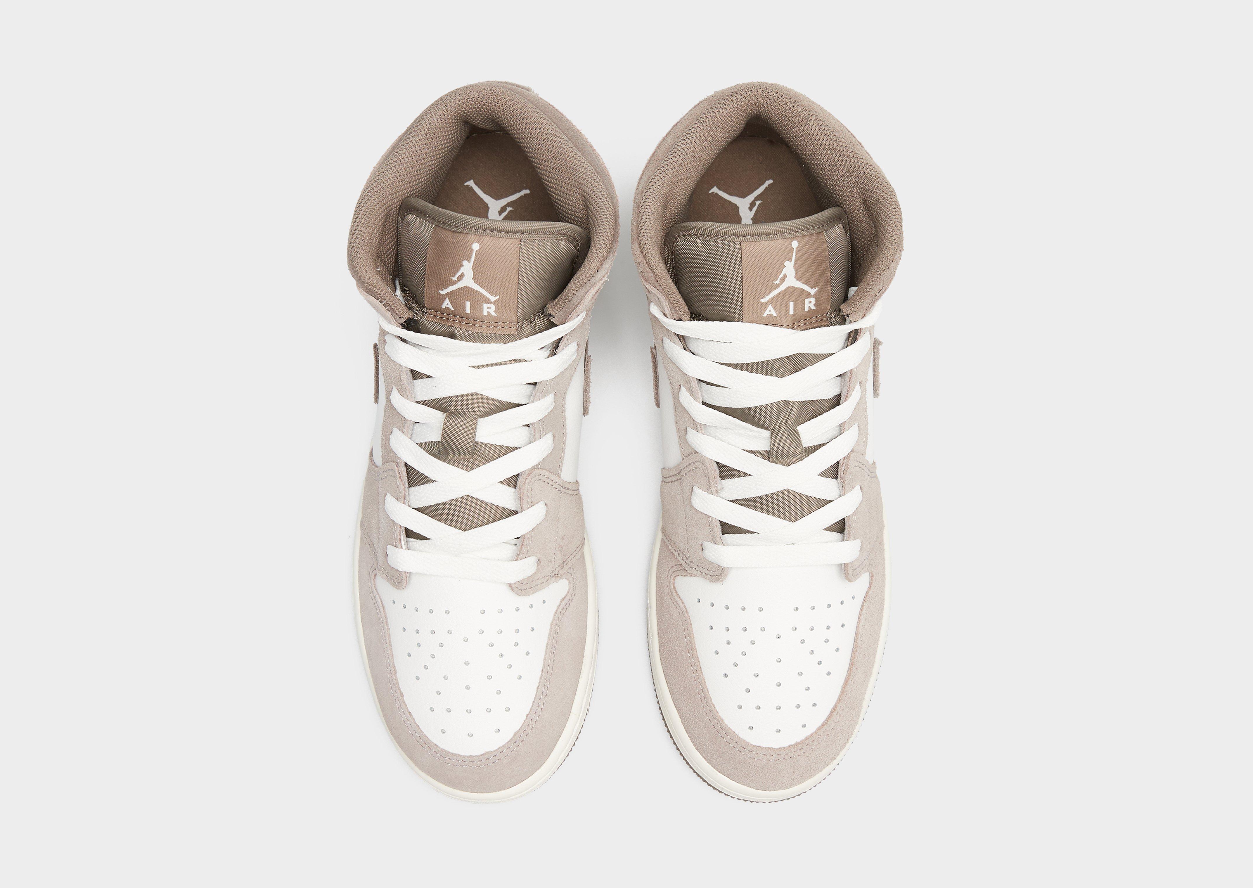 Air Jordan 1 Mid Bg